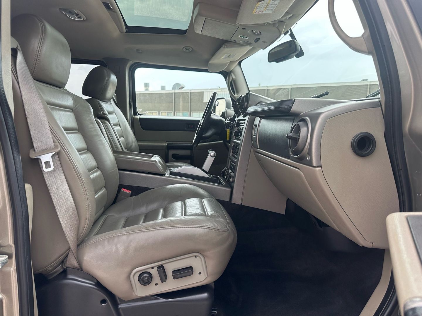 2003 Hummer H2 - Image 25