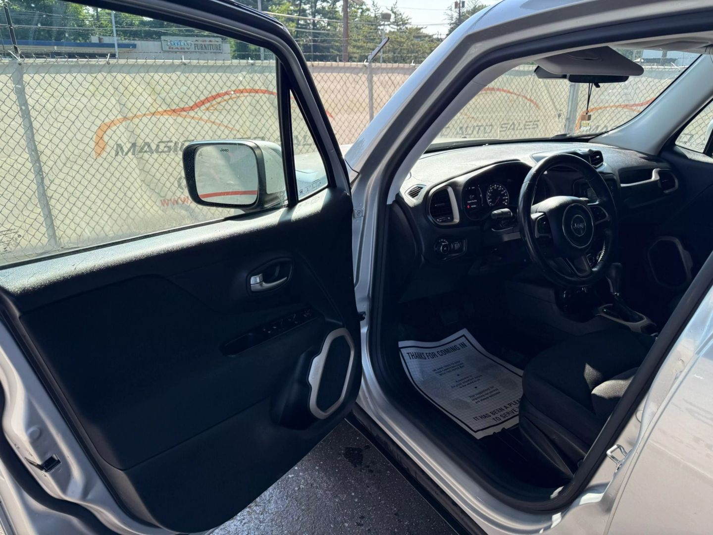 2016 Jeep Renegade - Image 14