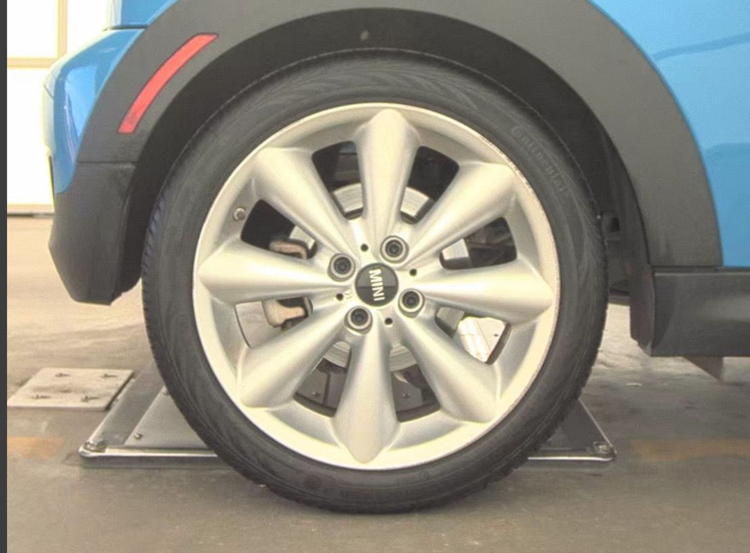 2014 Mini Convertible - Image 12