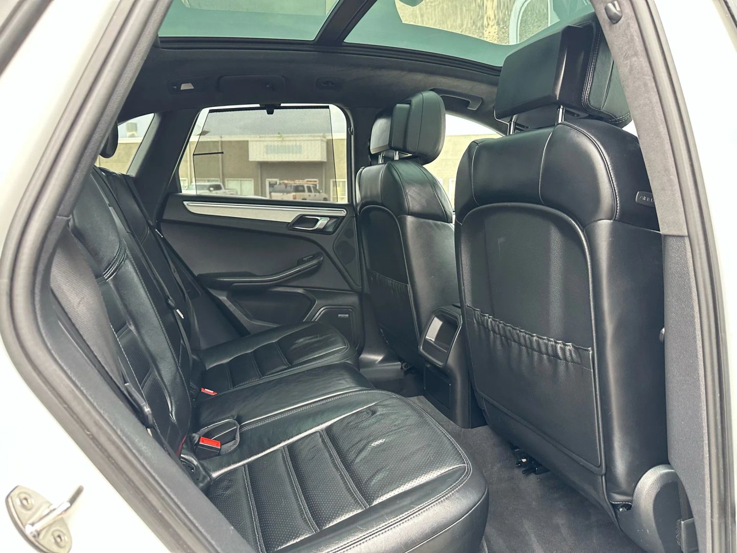 2015 Porsche Macan - Image 29