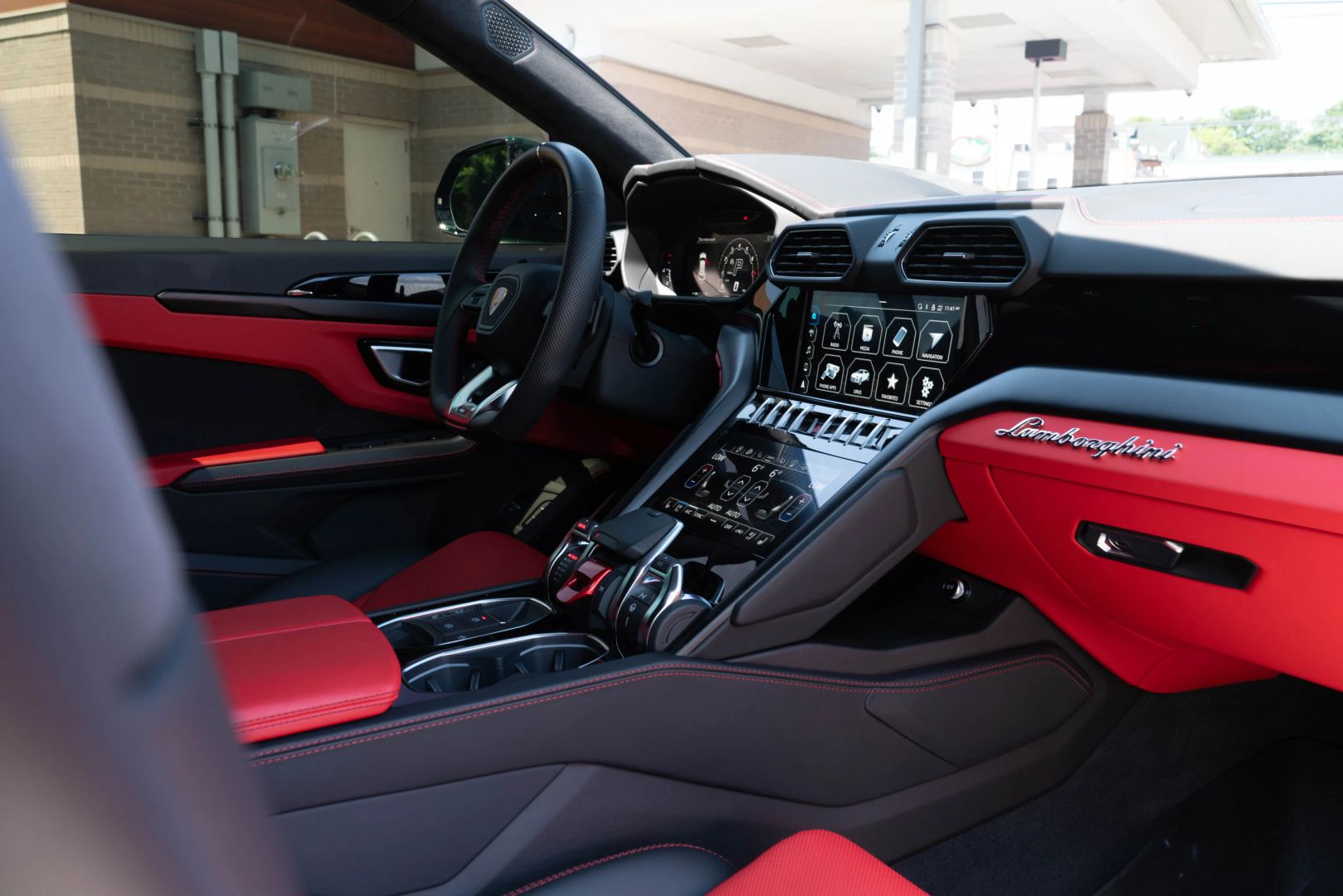 2022 Lamborghini Urus - Image 54