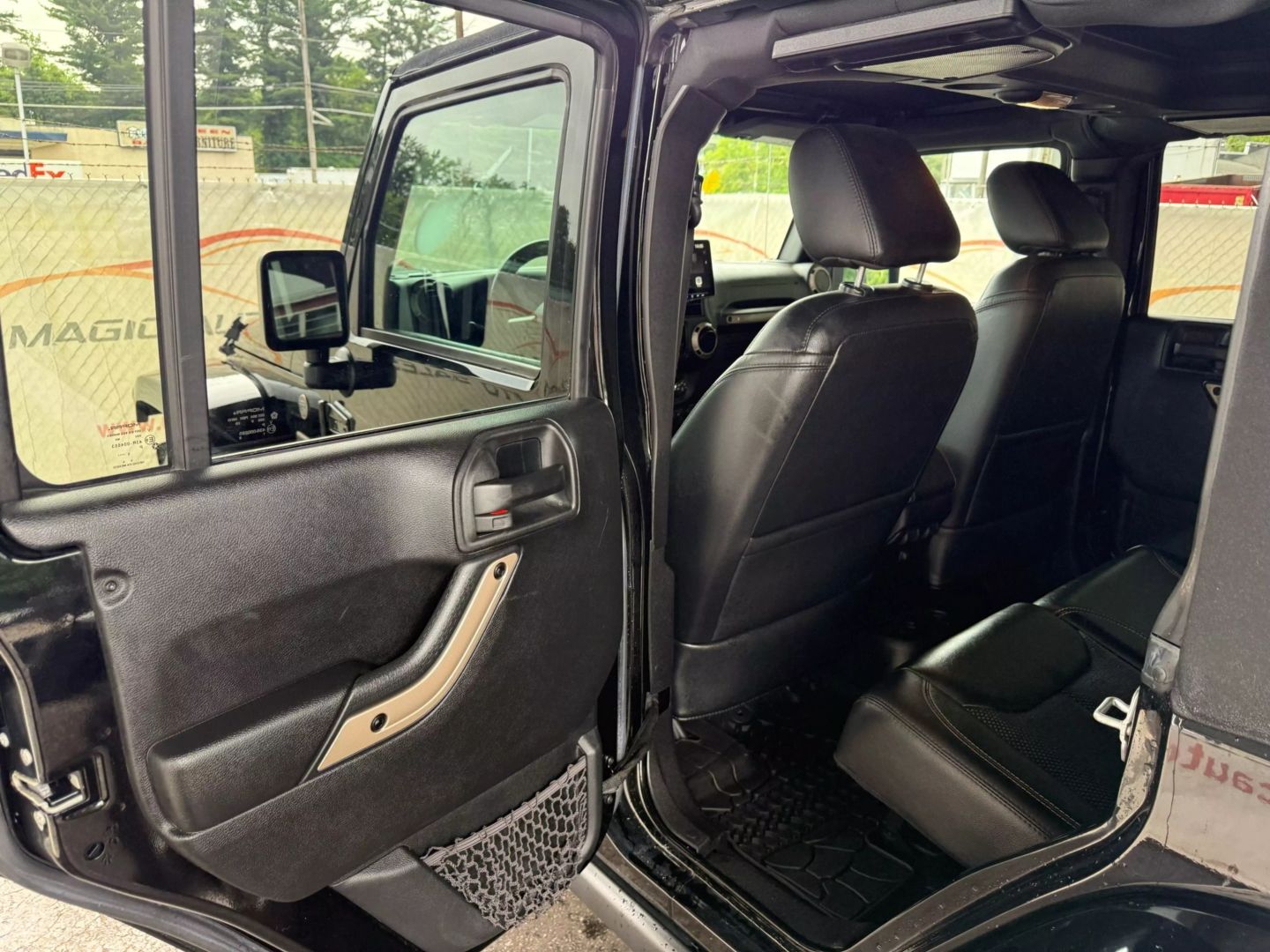 2017 Jeep Wrangler Unlimited - Image 18