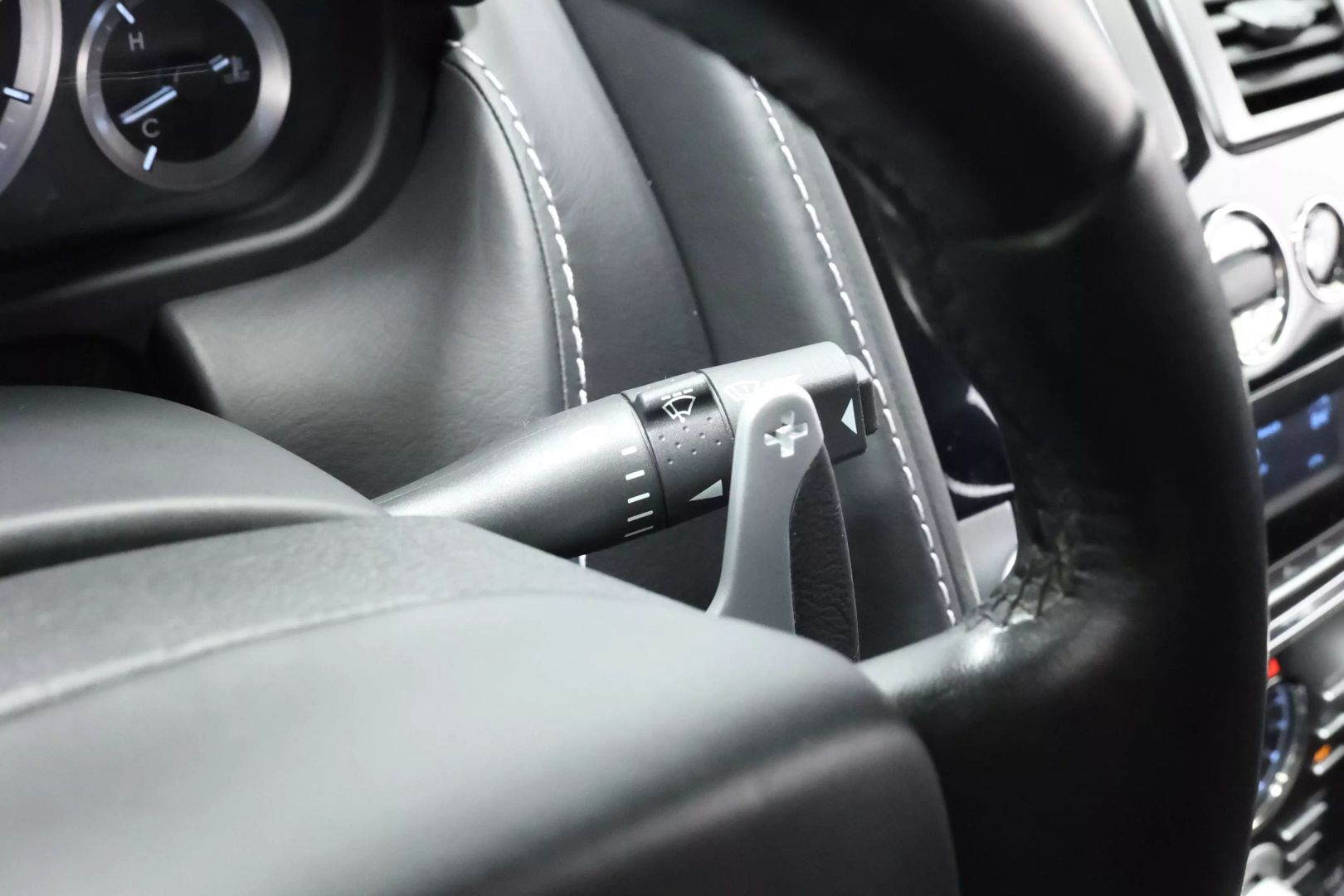 2011 Aston Martin Rapide - Image 27