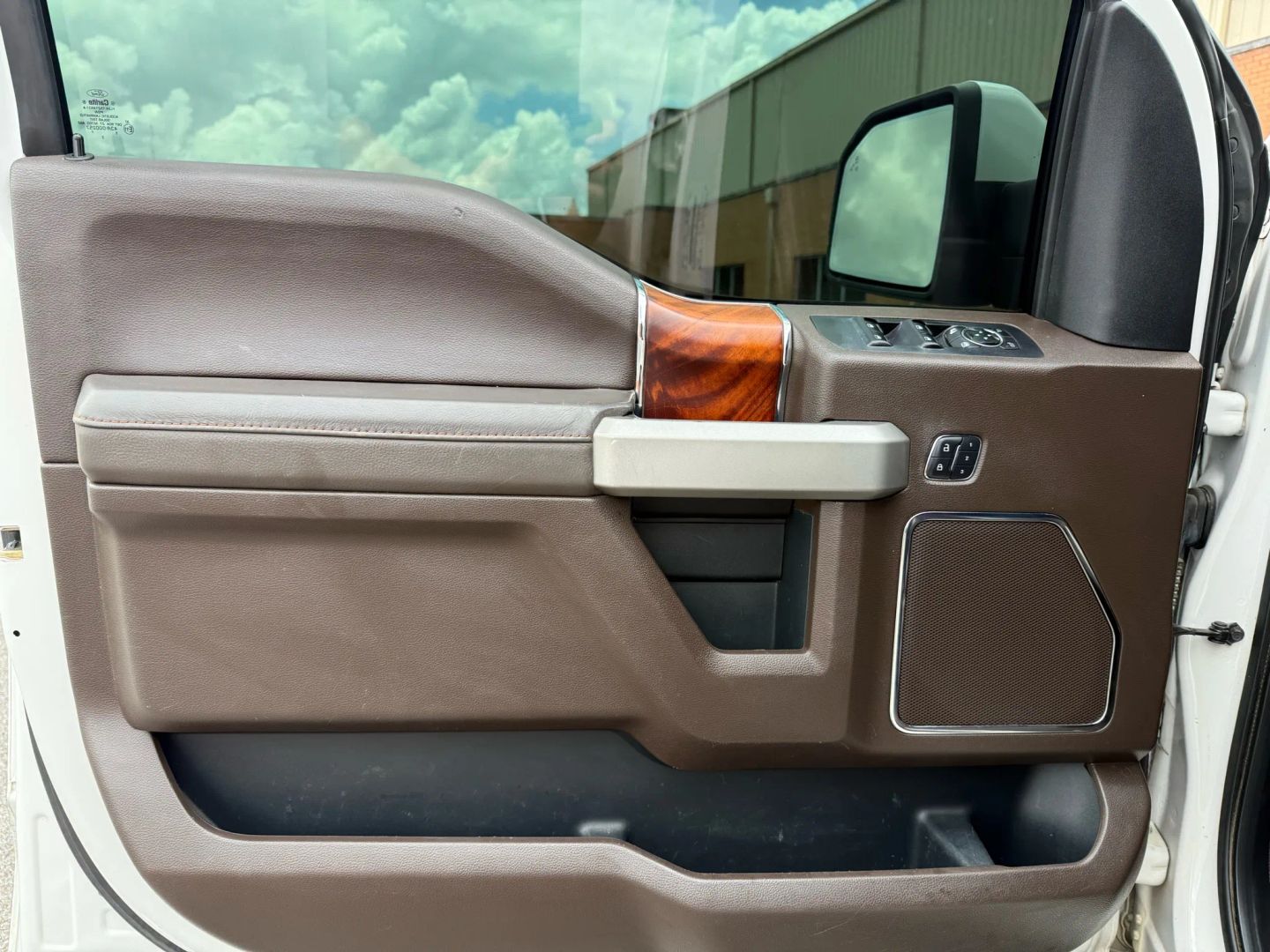 2015 Ford F150 Supercrew Cab - Image 12