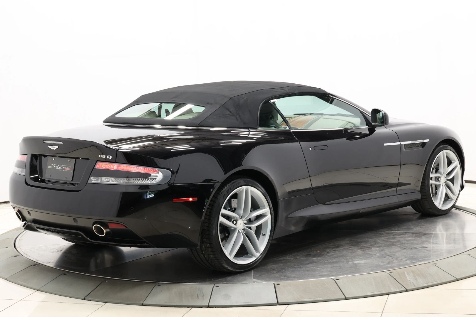 2015 Aston Martin Db9 - Image 99