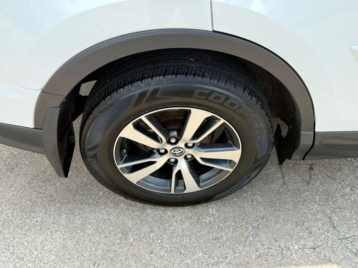 2017 Toyota Rav4 - Image 50