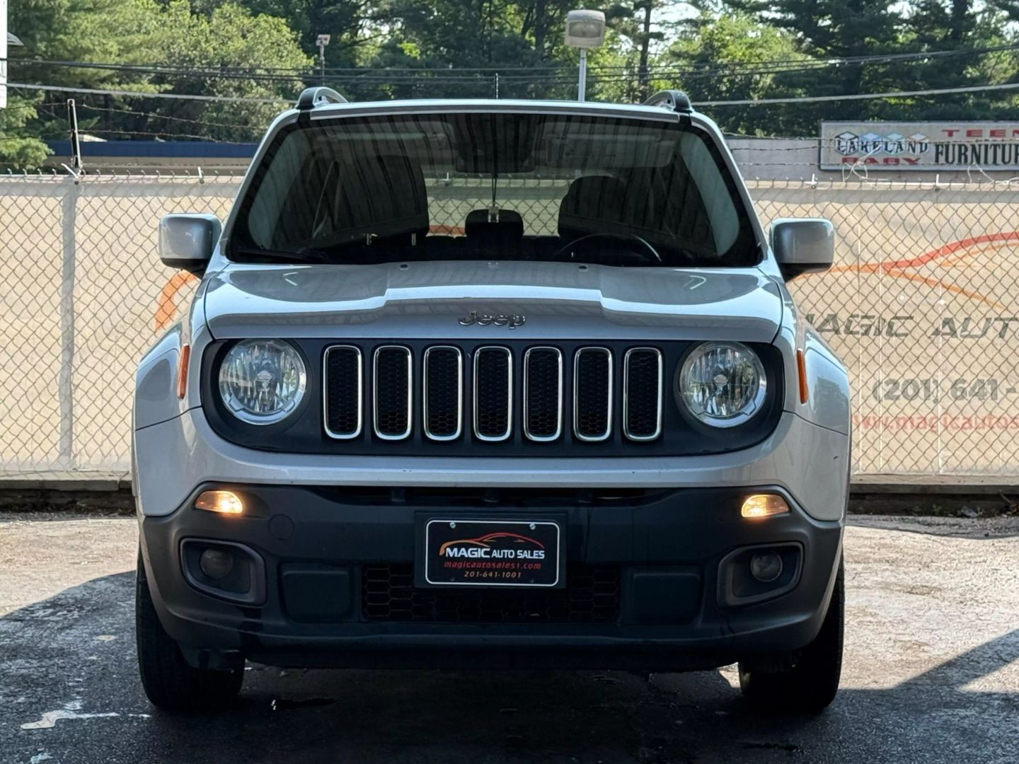 2016 Jeep Renegade - Image 5