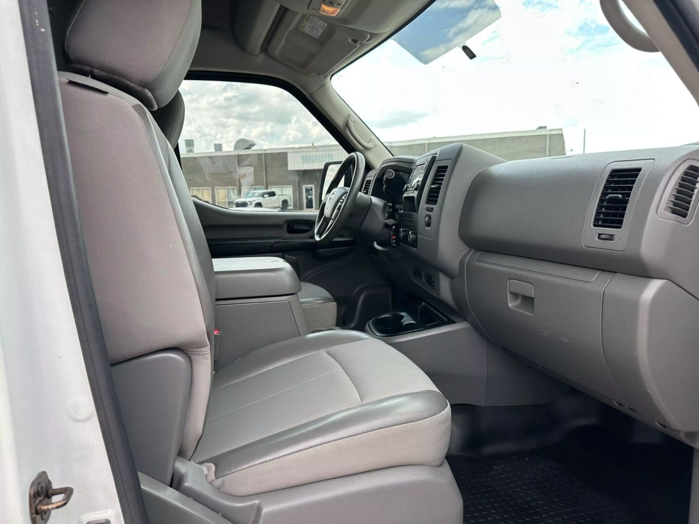 2018 Nissan Nv2500 Hd Cargo - Image 19