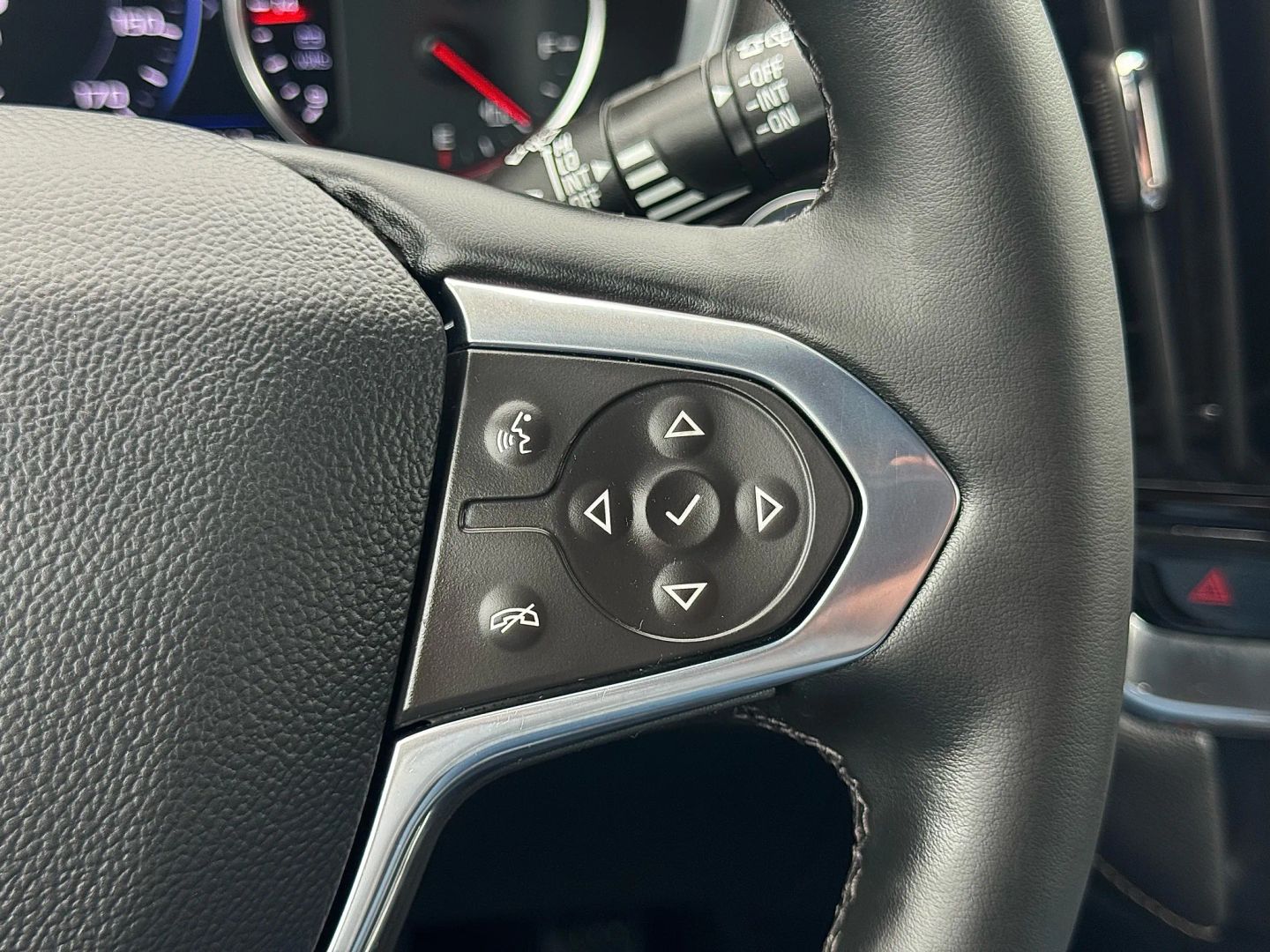 2023 Chevrolet Traverse - Image 24