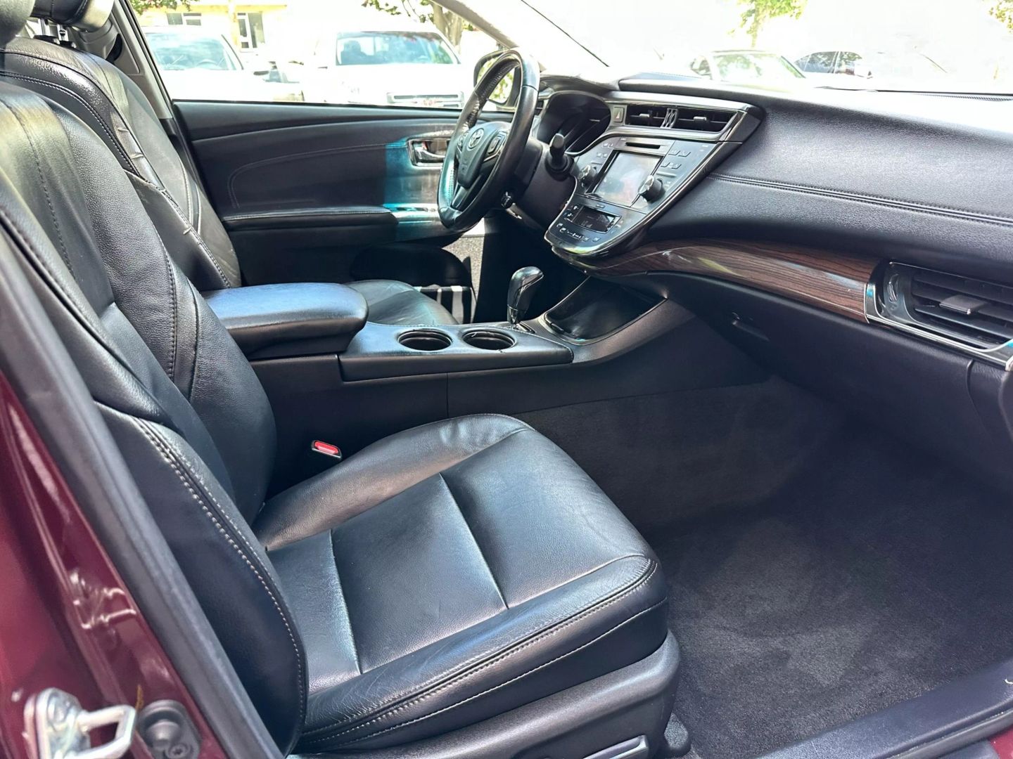 2015 Toyota Avalon - Image 19