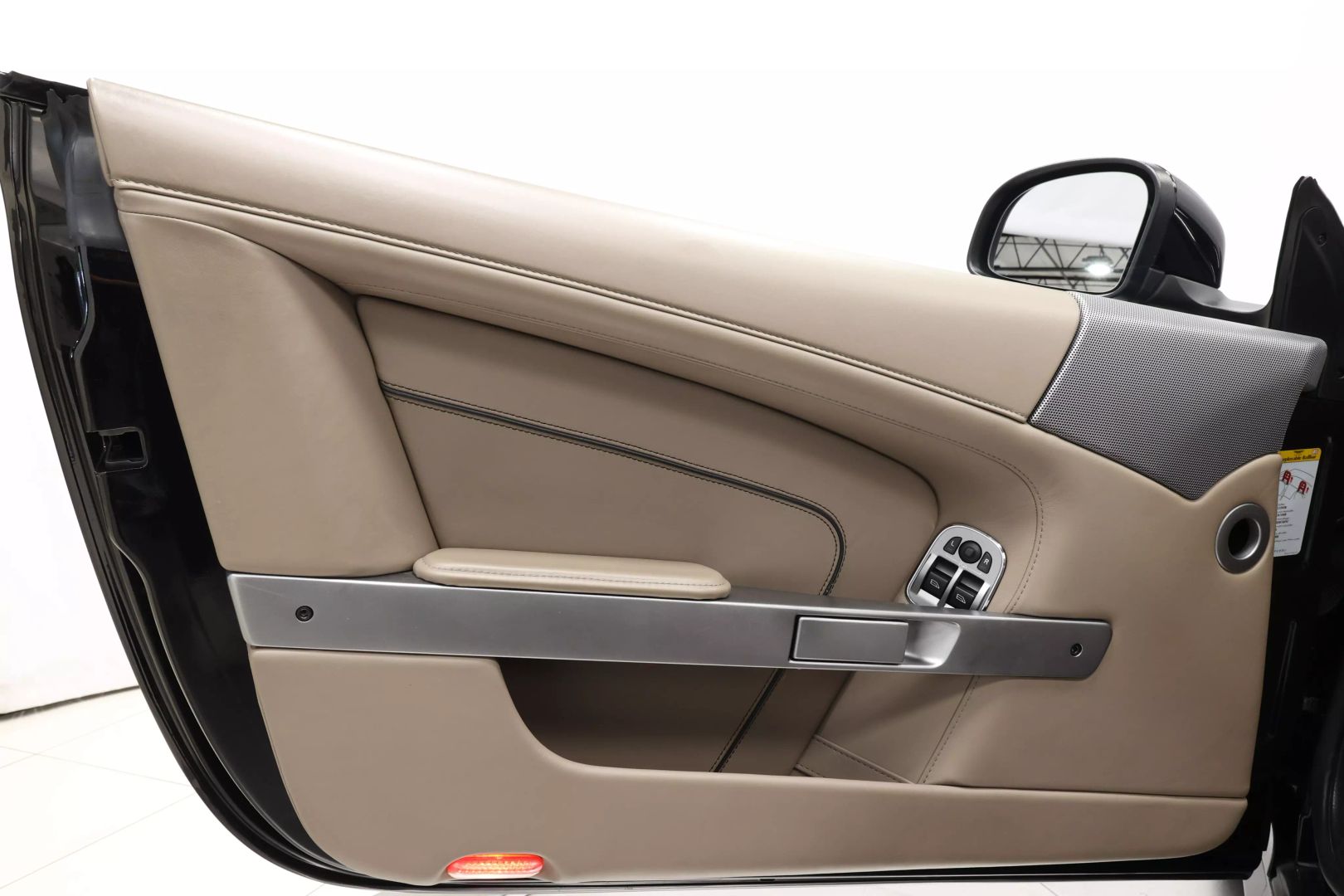 2015 Aston Martin Db9 - Image 9