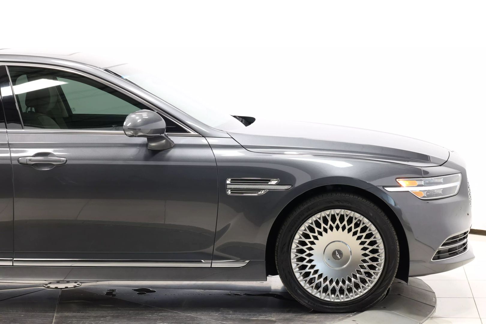 2020 Genesis G90 - Image 80