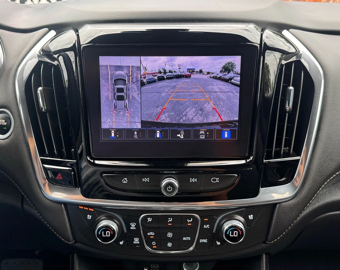 2023 Chevrolet Traverse - Image 32