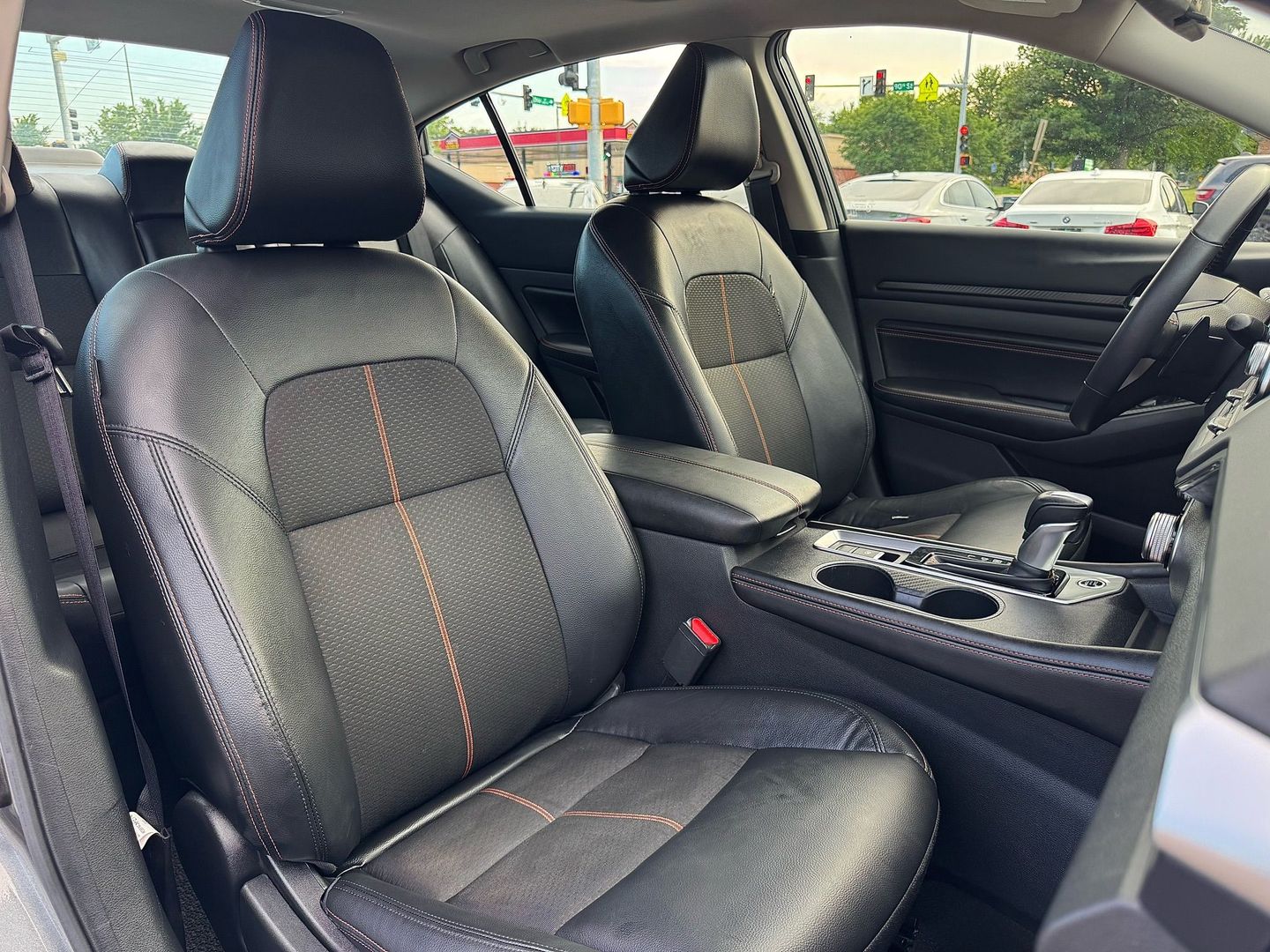 2022 Nissan Altima - Image 18