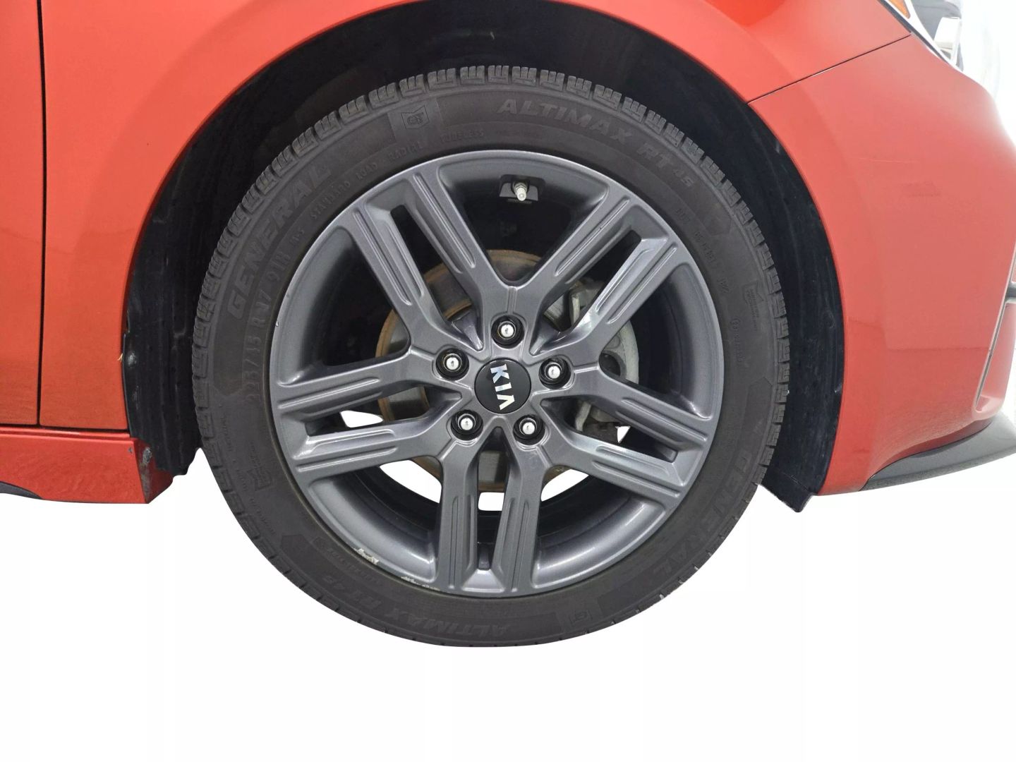 2021 Kia Forte - Image 22