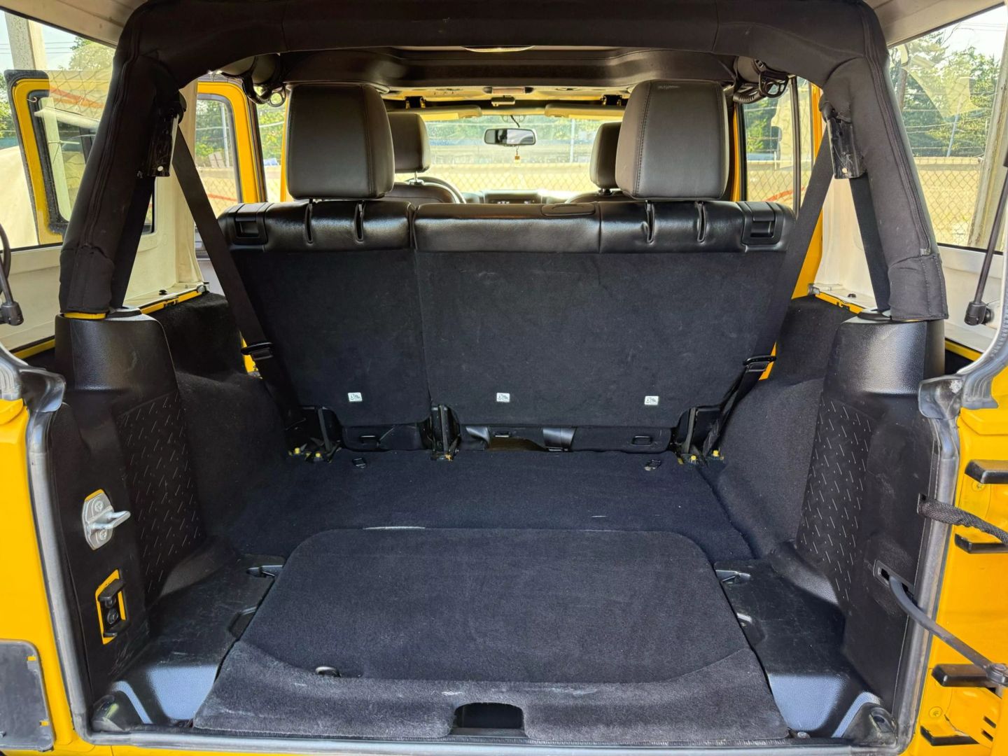 2015 Jeep Wrangler - Image 17