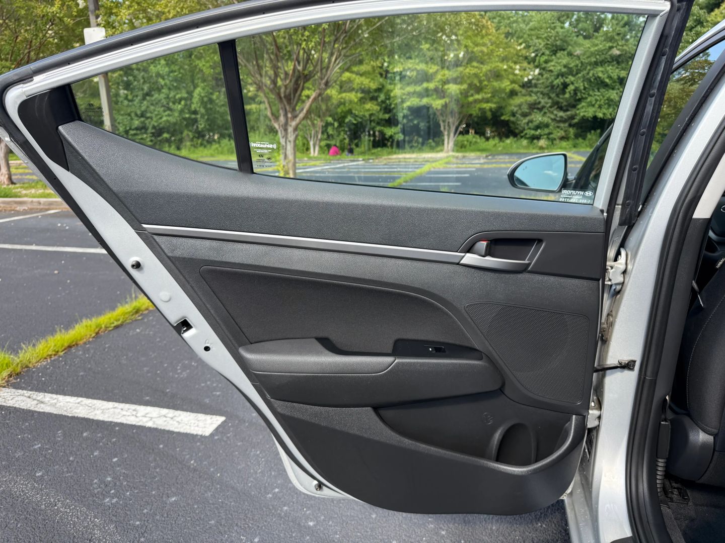 2018 Hyundai Elantra - Image 11