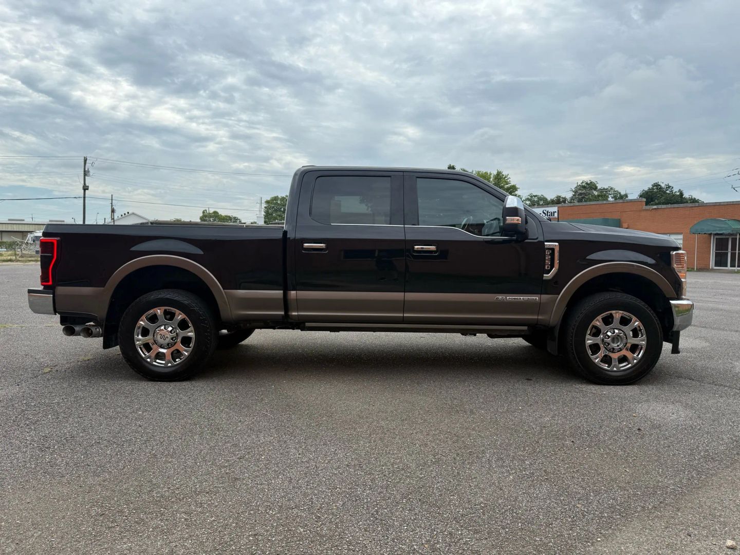 2020 Ford F250 Super Duty Crew Cab - Image 8