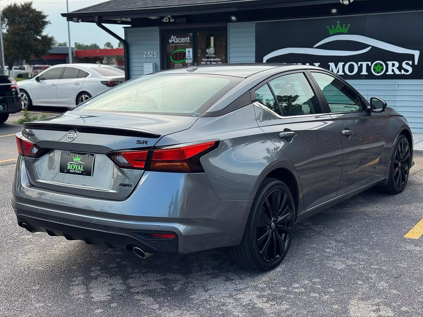 2022 Nissan Altima - Image 11