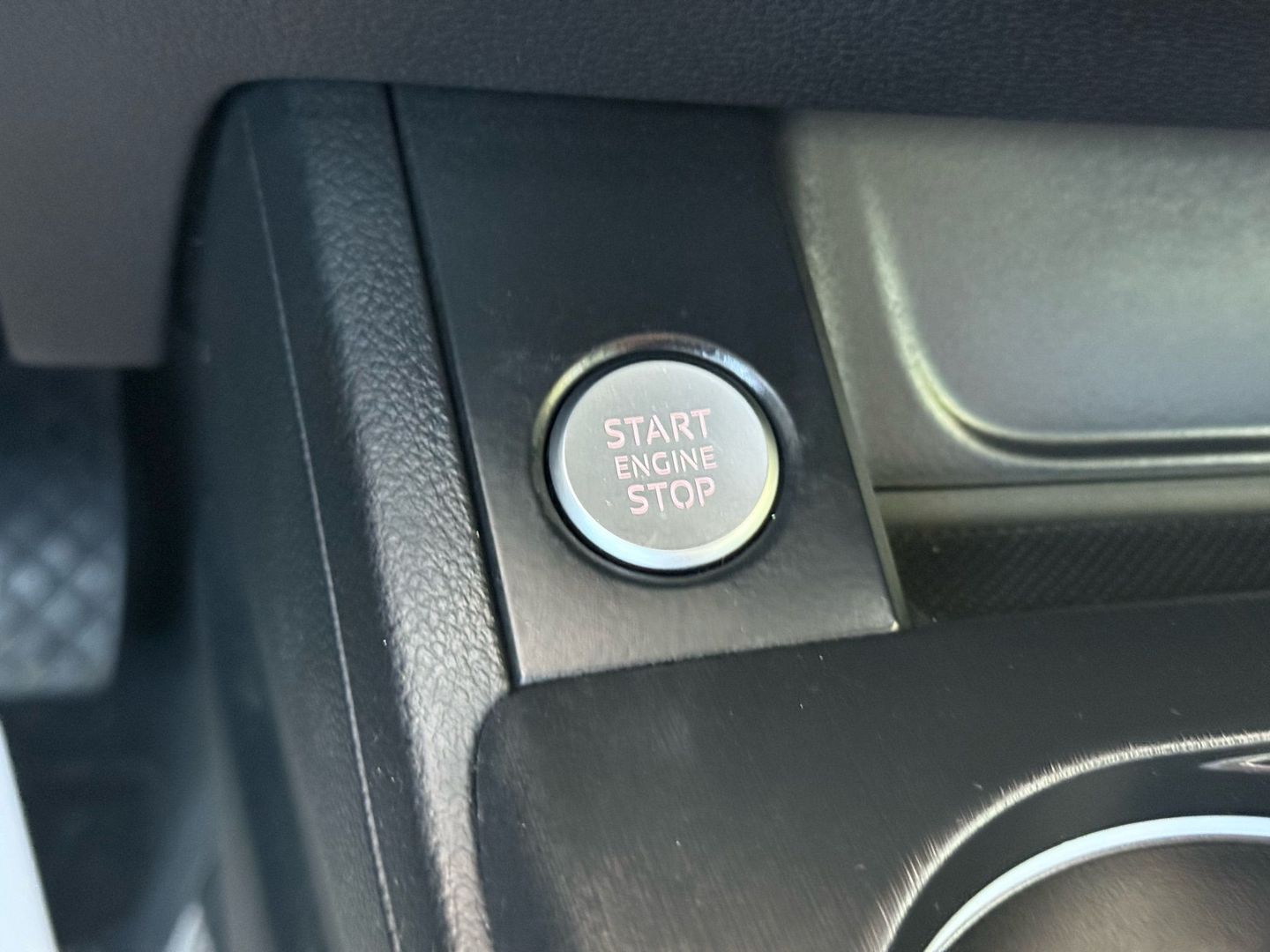 2017 Audi A4 - Image 29