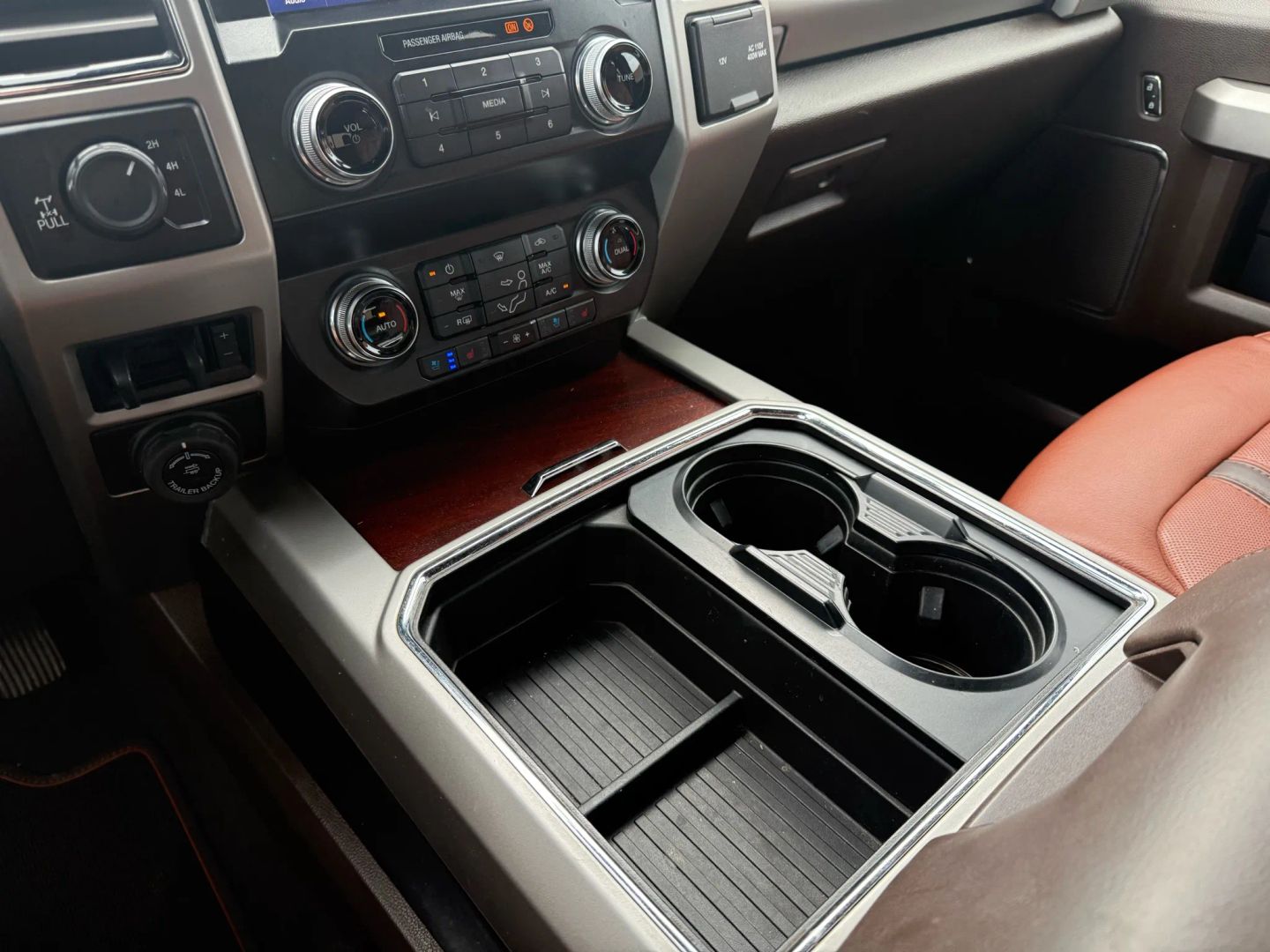 2020 Ford F250 Super Duty Crew Cab - Image 39