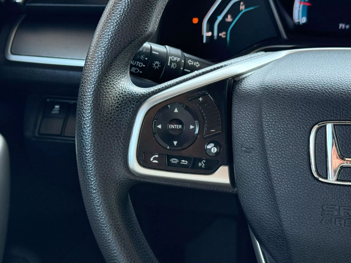2017 Honda Civic - Image 30
