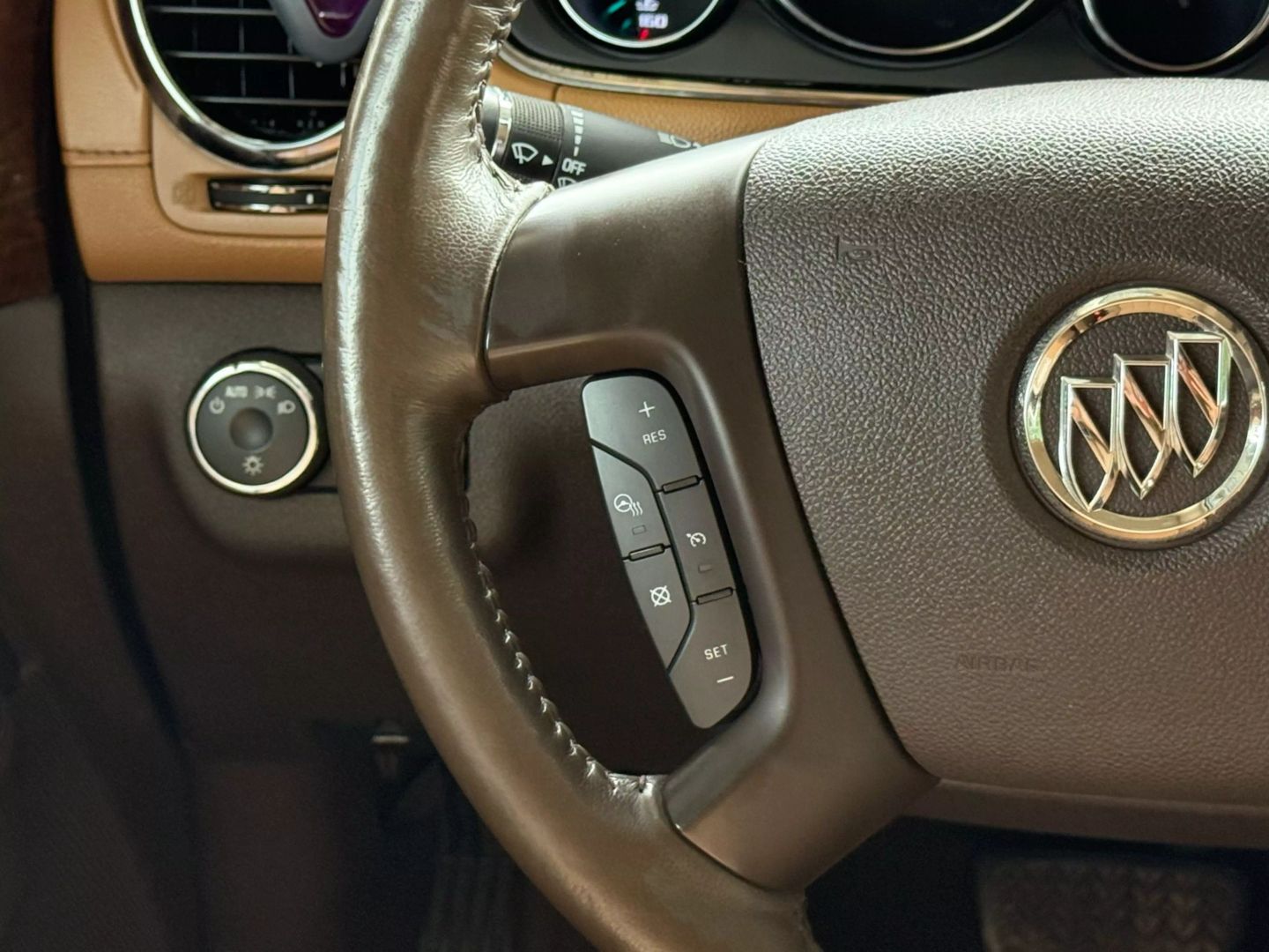 2015 Buick Enclave - Image 35