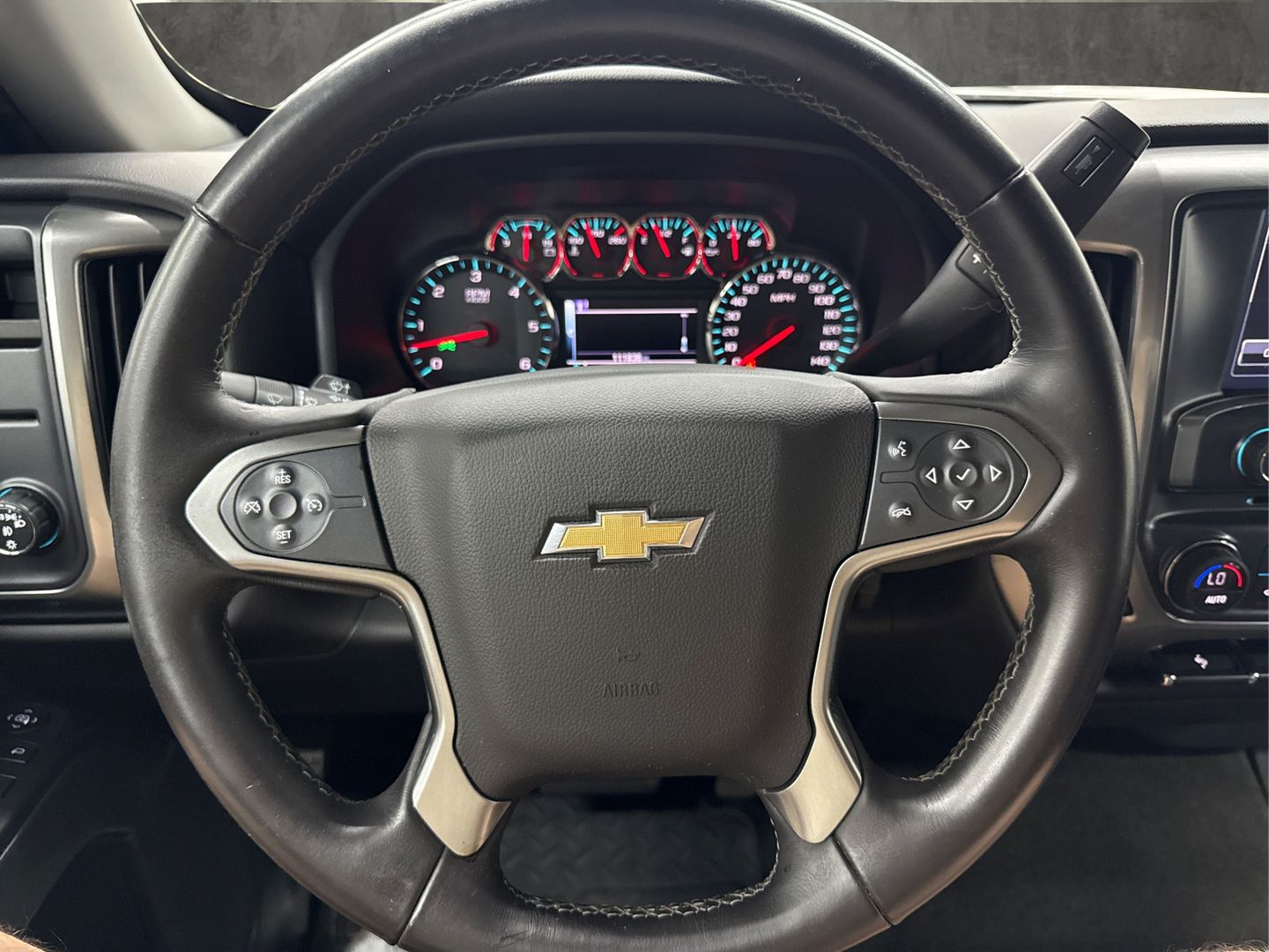 2017 Chevrolet Silverado 1500 Crew Cab - Image 31