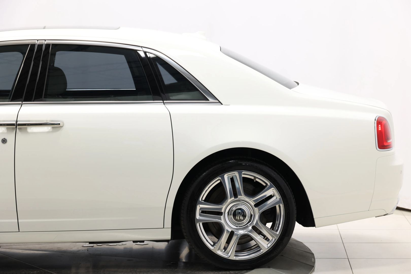 2016 Rolls-royce Ghost - Image 8