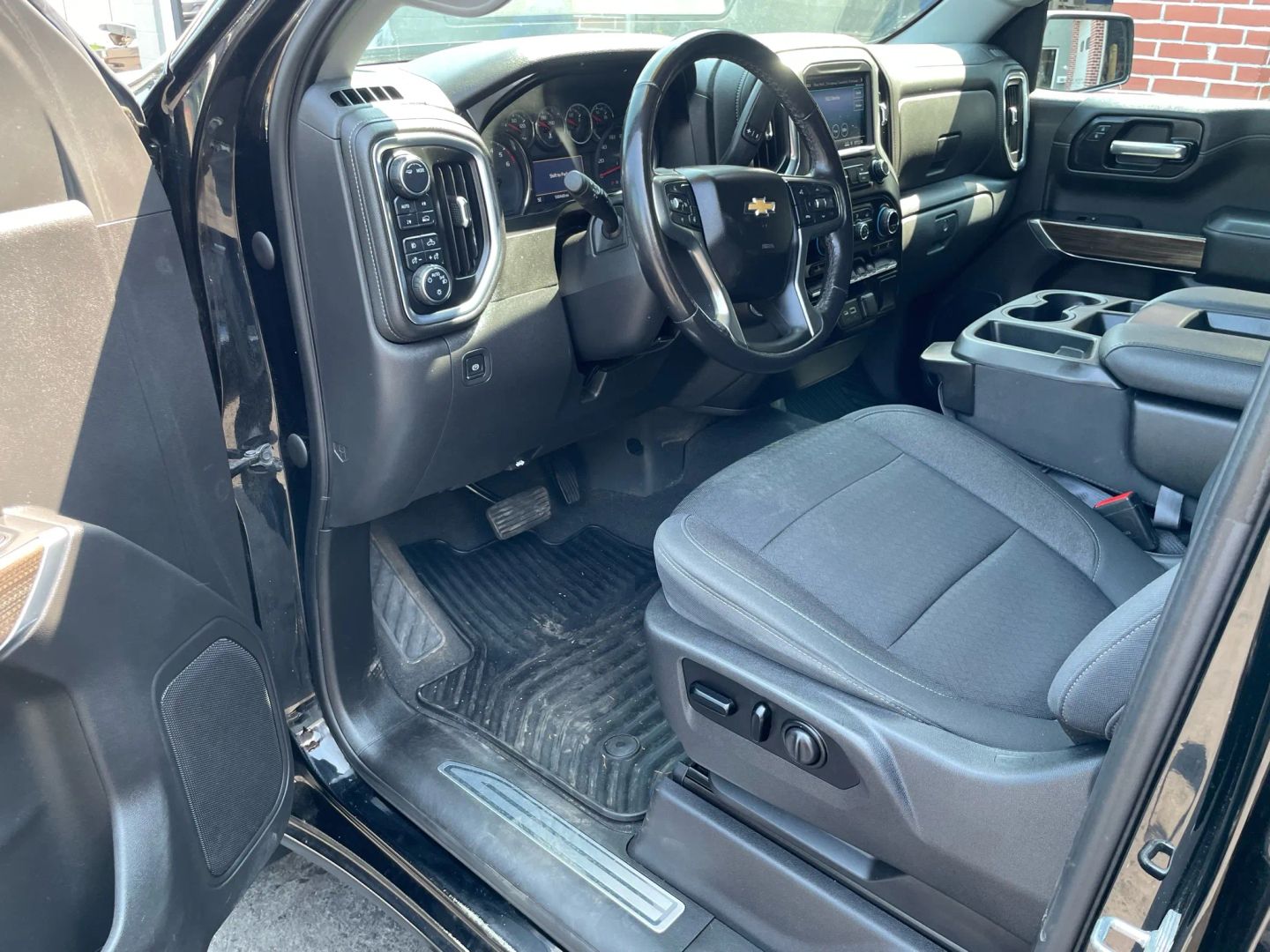 Image of 2021 CHEVROLET SILVERADO 1500 CREW CAB