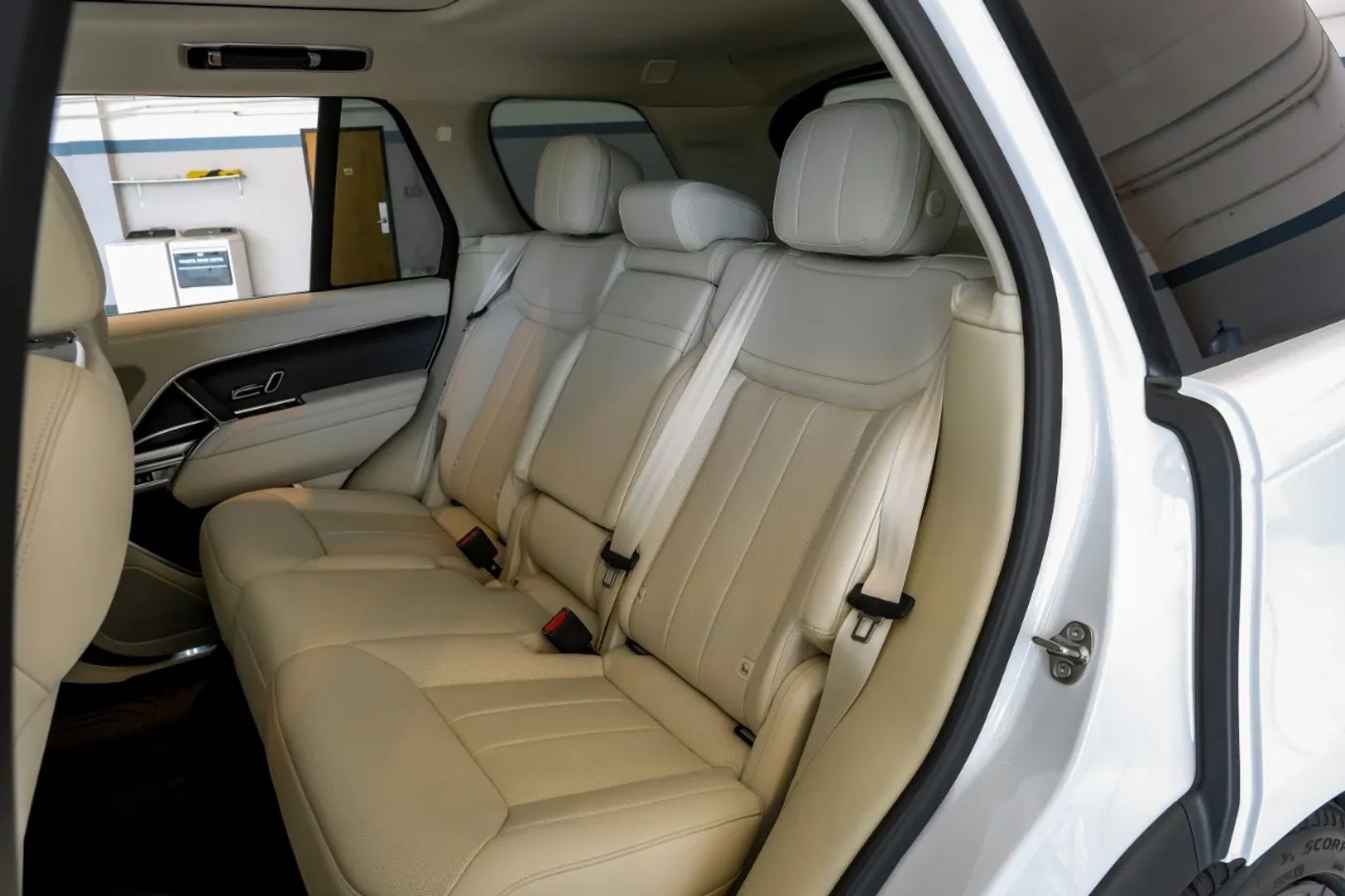2024 Land Rover Range Rover - Image 34
