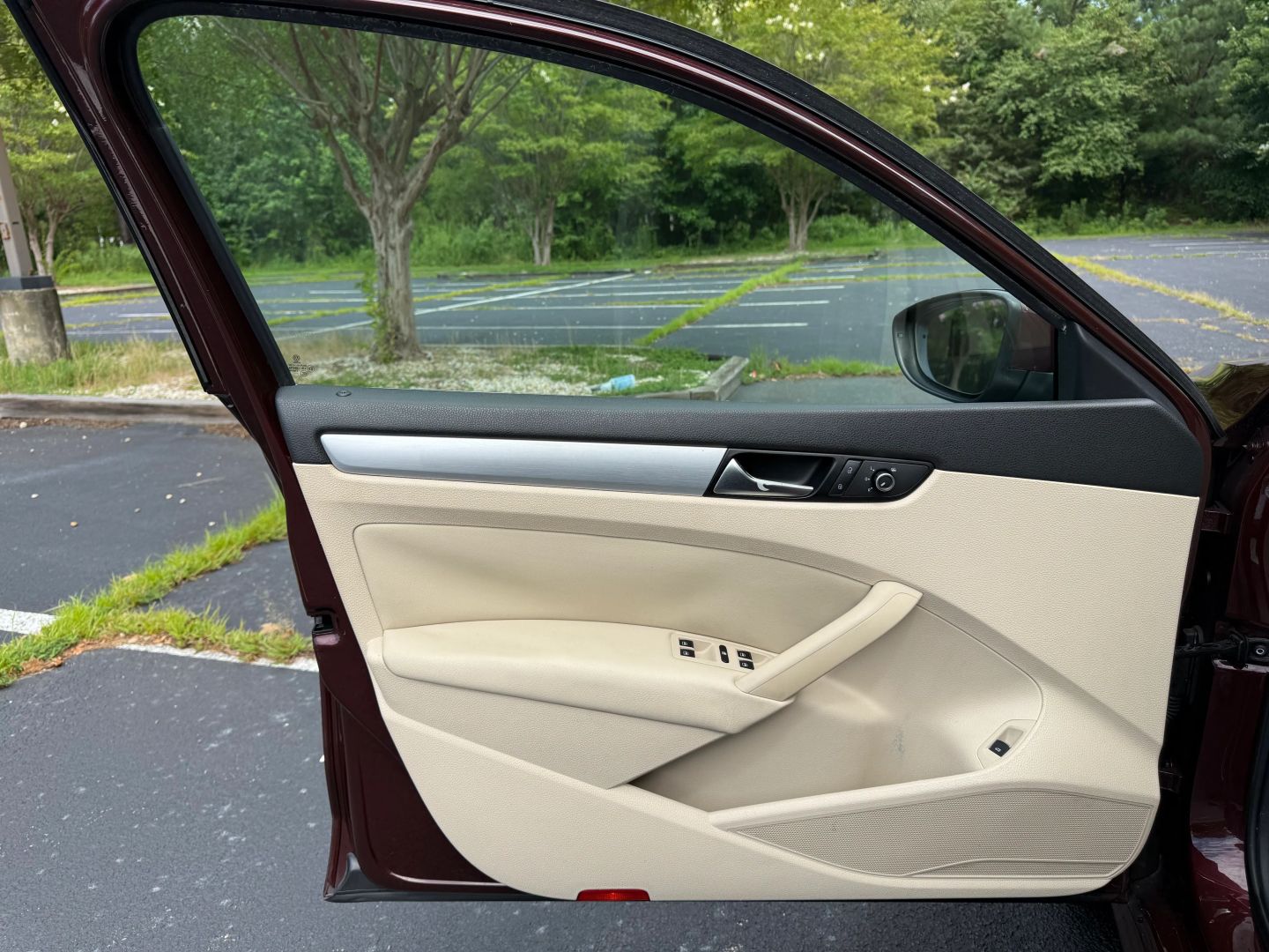 2012 Volkswagen Passat - Image 9