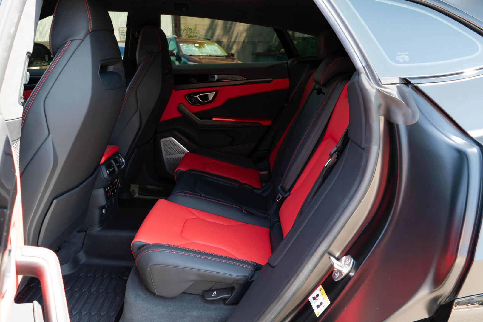 2022 Lamborghini Urus - Image 58