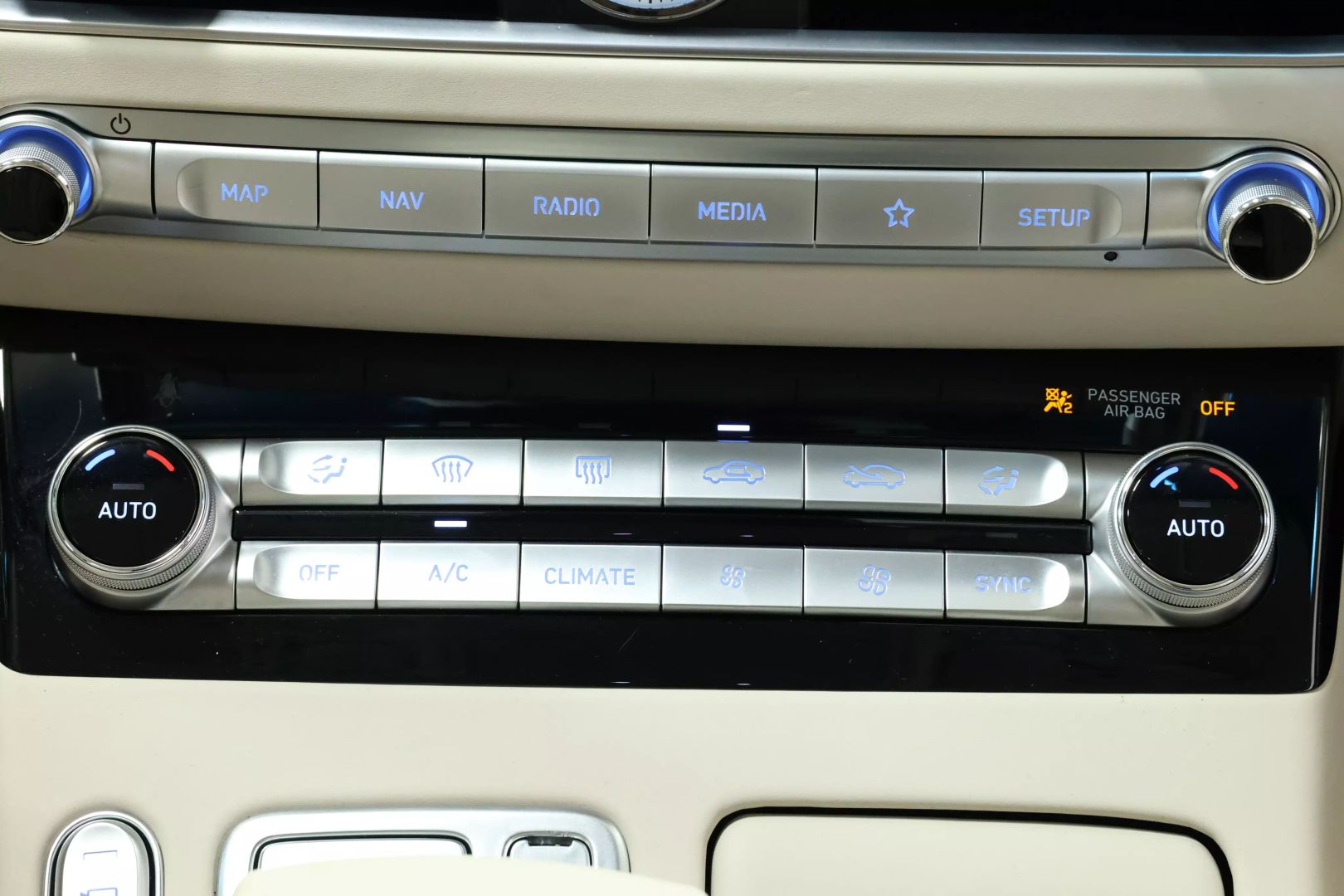 2020 Genesis G90 - Image 48