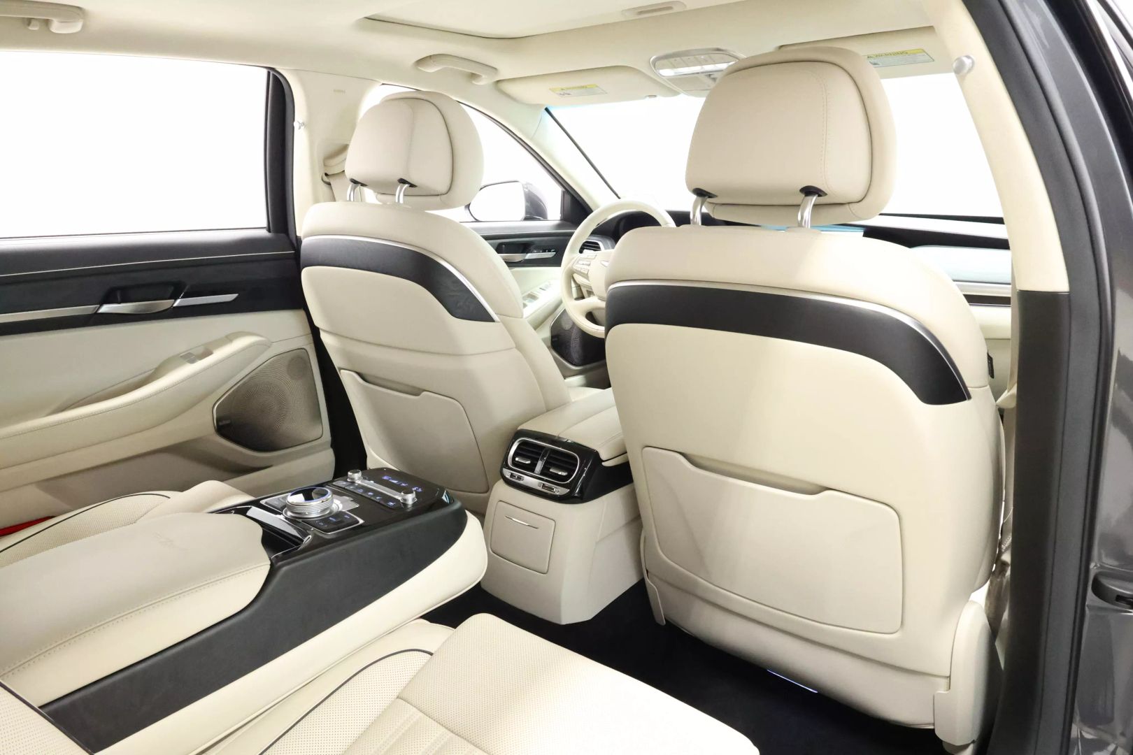 2020 Genesis G90 - Image 99