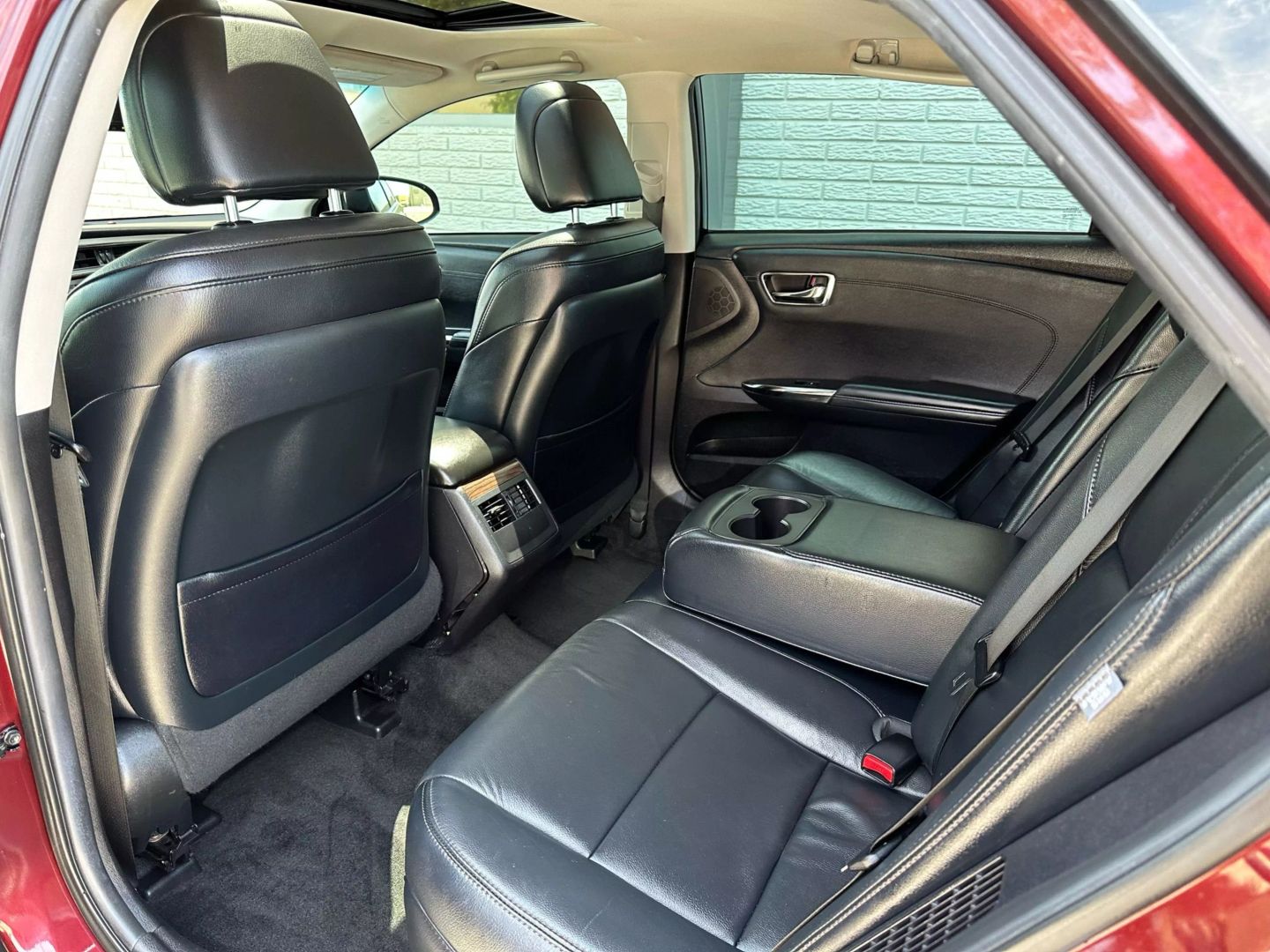 2015 Toyota Avalon - Image 15