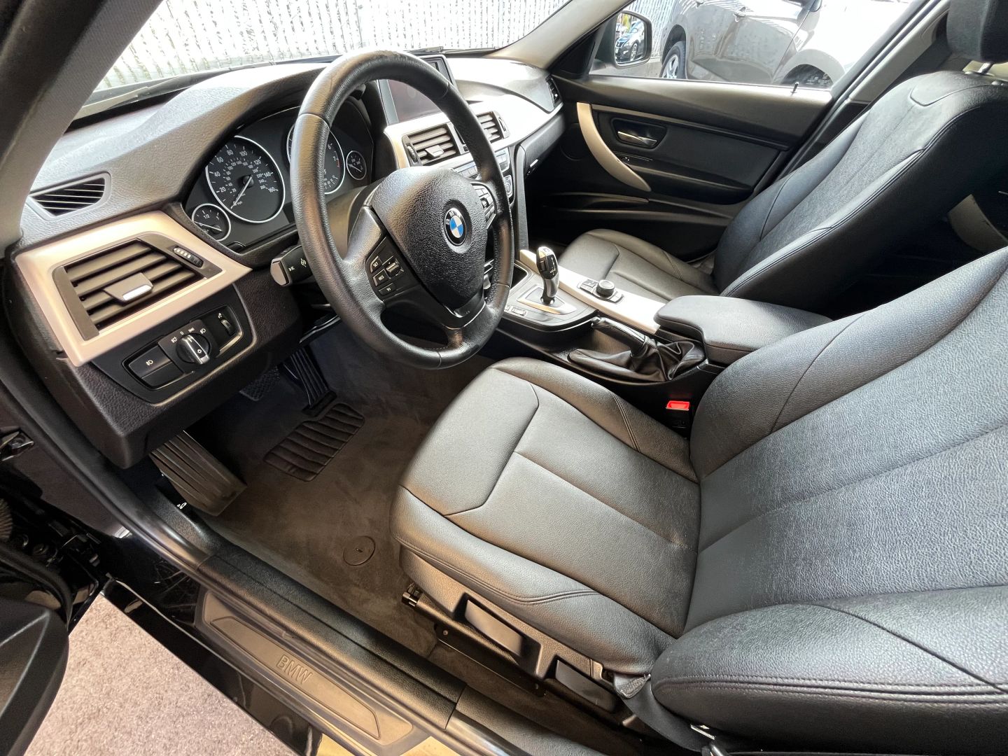 2018 Bmw 3 Series  Vin: Wba8a9c53jk622915 Stock Id: 622915 - Image 10