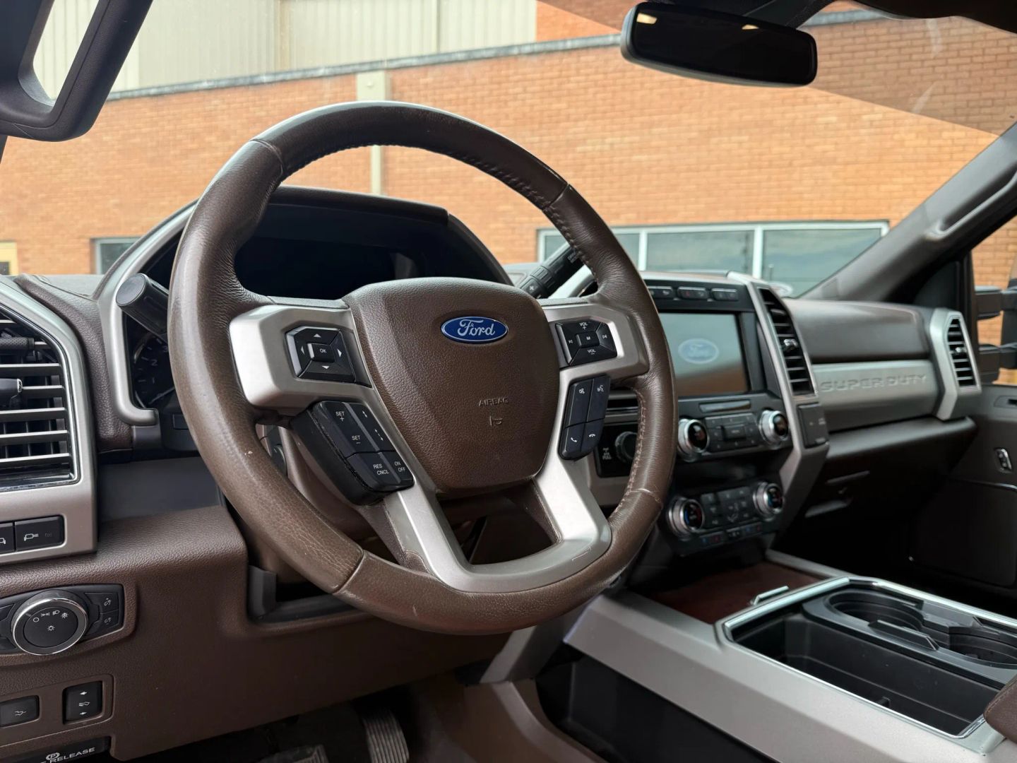 2020 Ford F250 Super Duty Crew Cab - Image 21