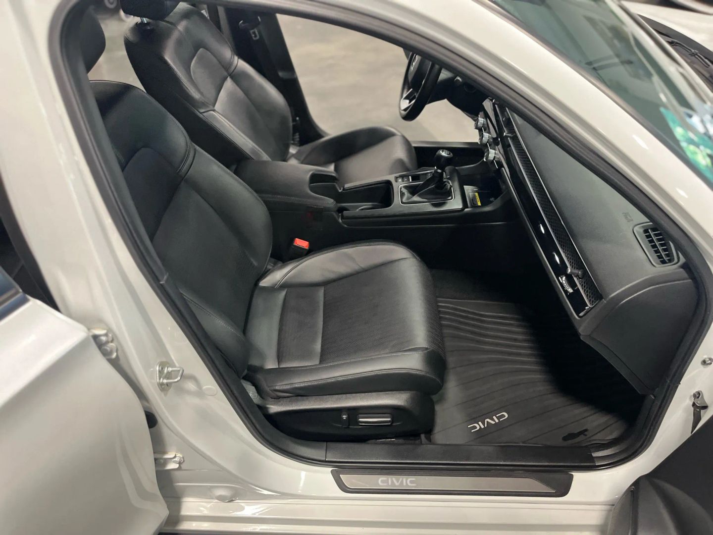 2022 Honda Civic Sport Touring Hatchback 4d - Image 25