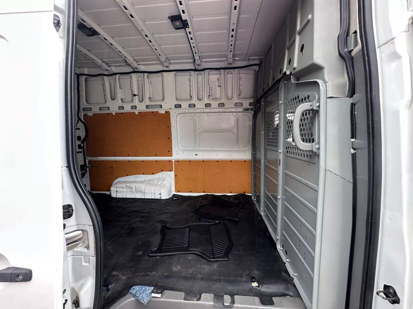 2018 Nissan Nv2500 Hd Cargo - Image 16