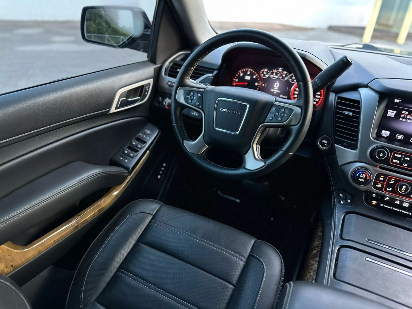 2015 GMC YUKON XL SUV V8, ECOTEC3, FF, 6.2L DENALI SPORT UTILITY 4D