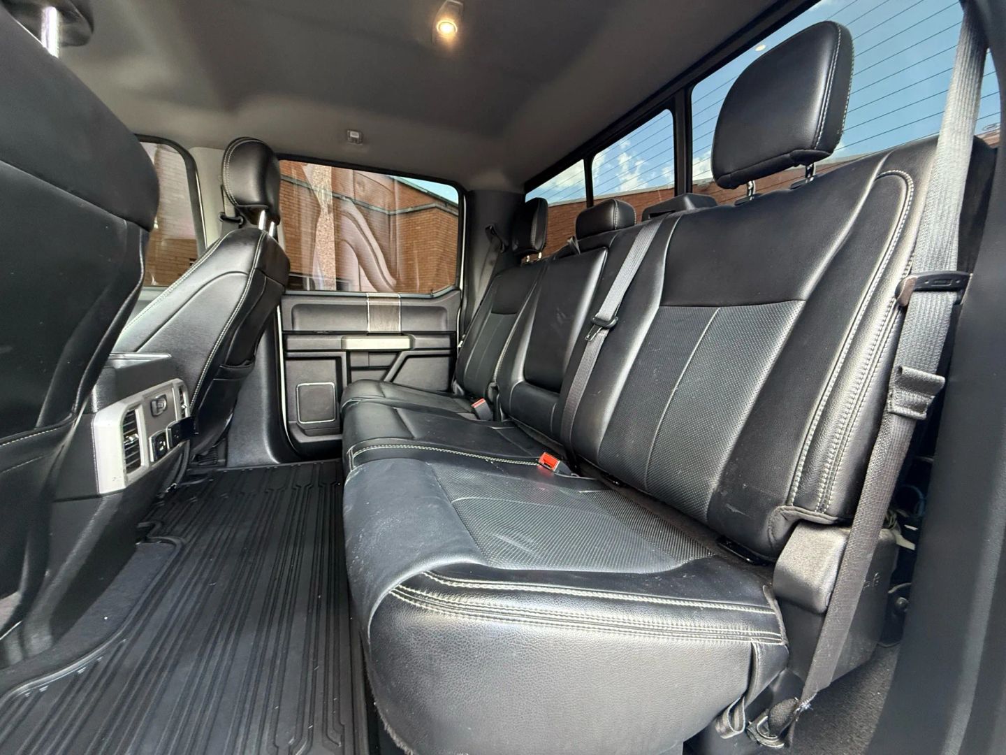2020 Ford F250 Super Duty Crew Cab - Image 15