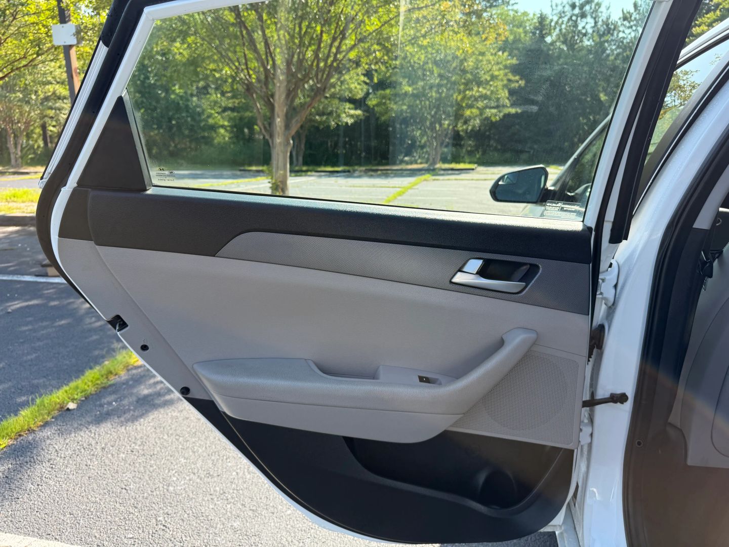 2017 Hyundai Sonata - Image 11