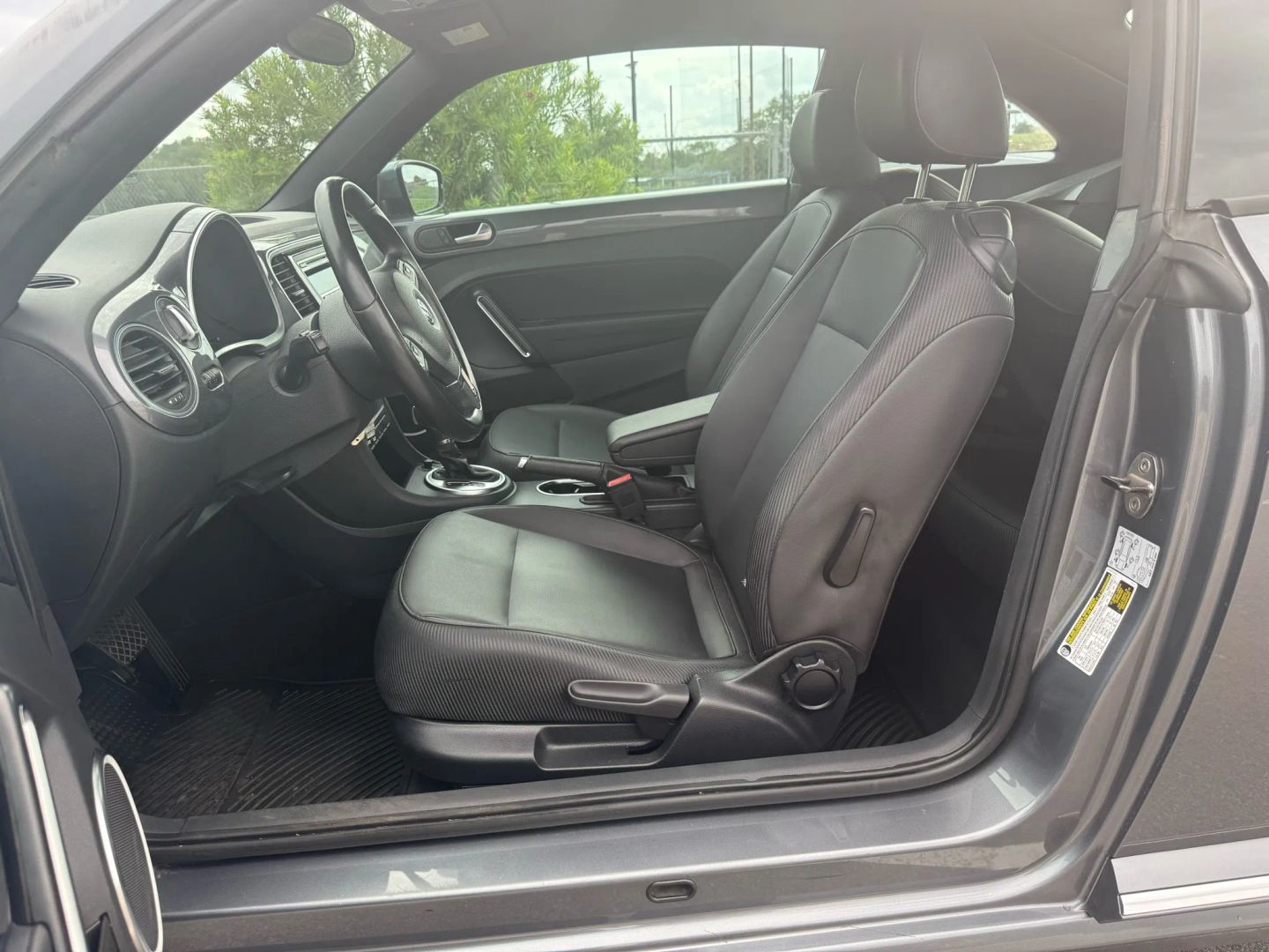 2014 Volkswagen Beetle - Image 27