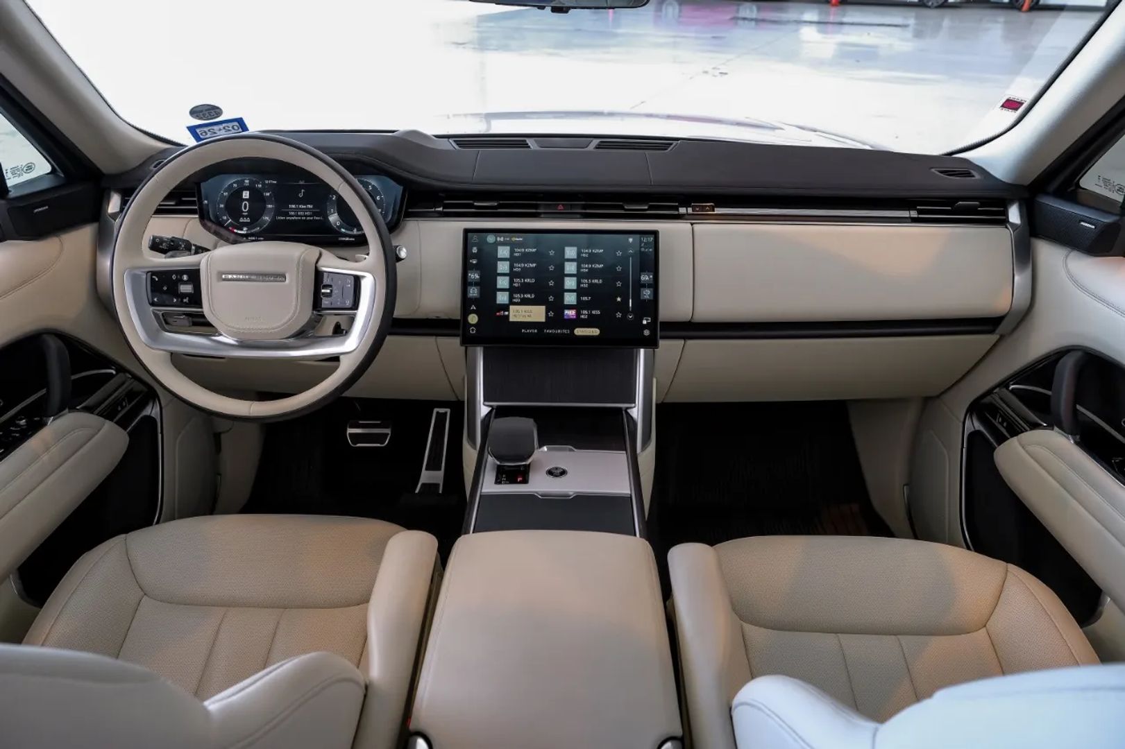 2024 Land Rover Range Rover - Image 16
