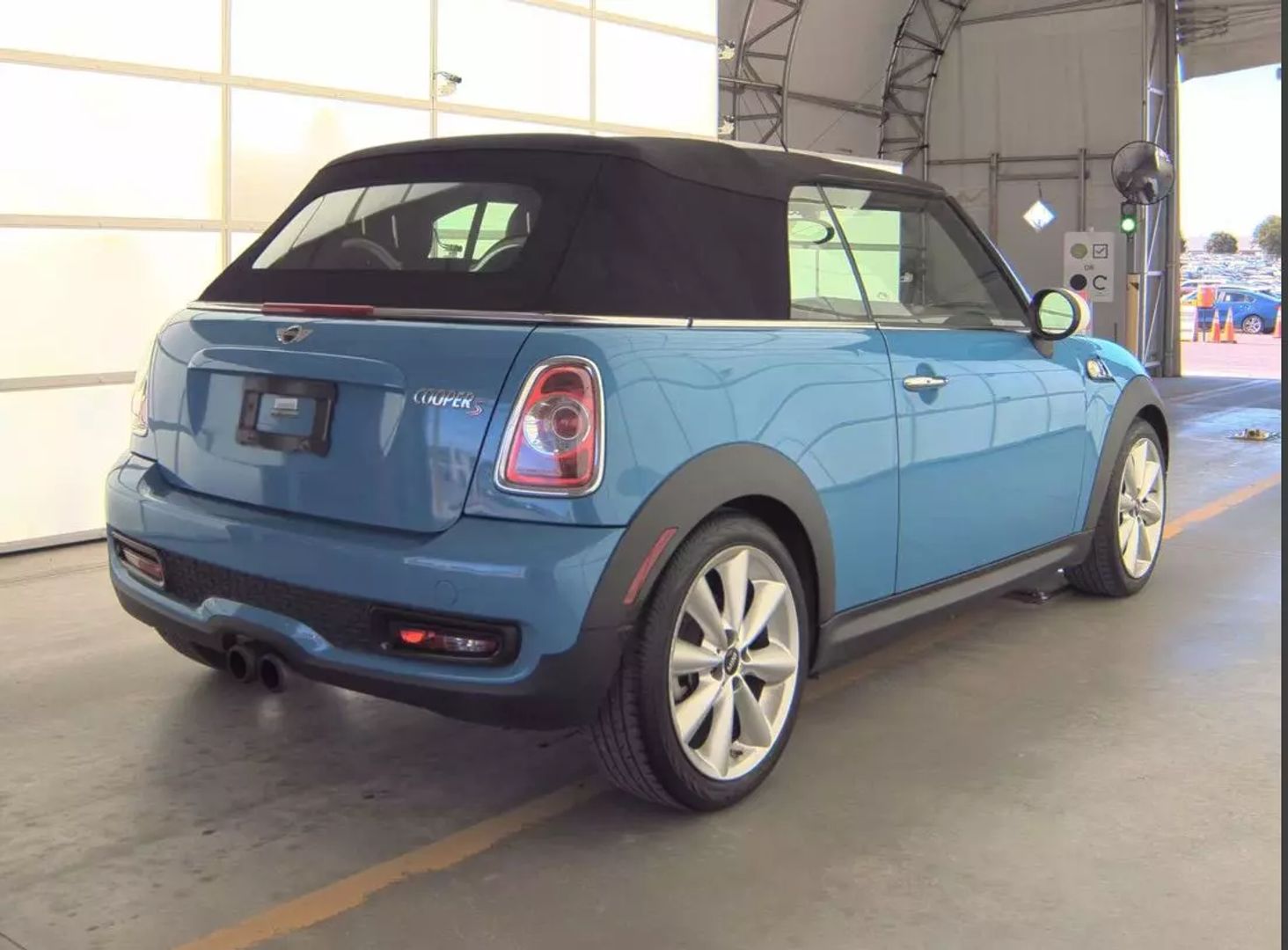 2014 Mini Convertible - Image 16