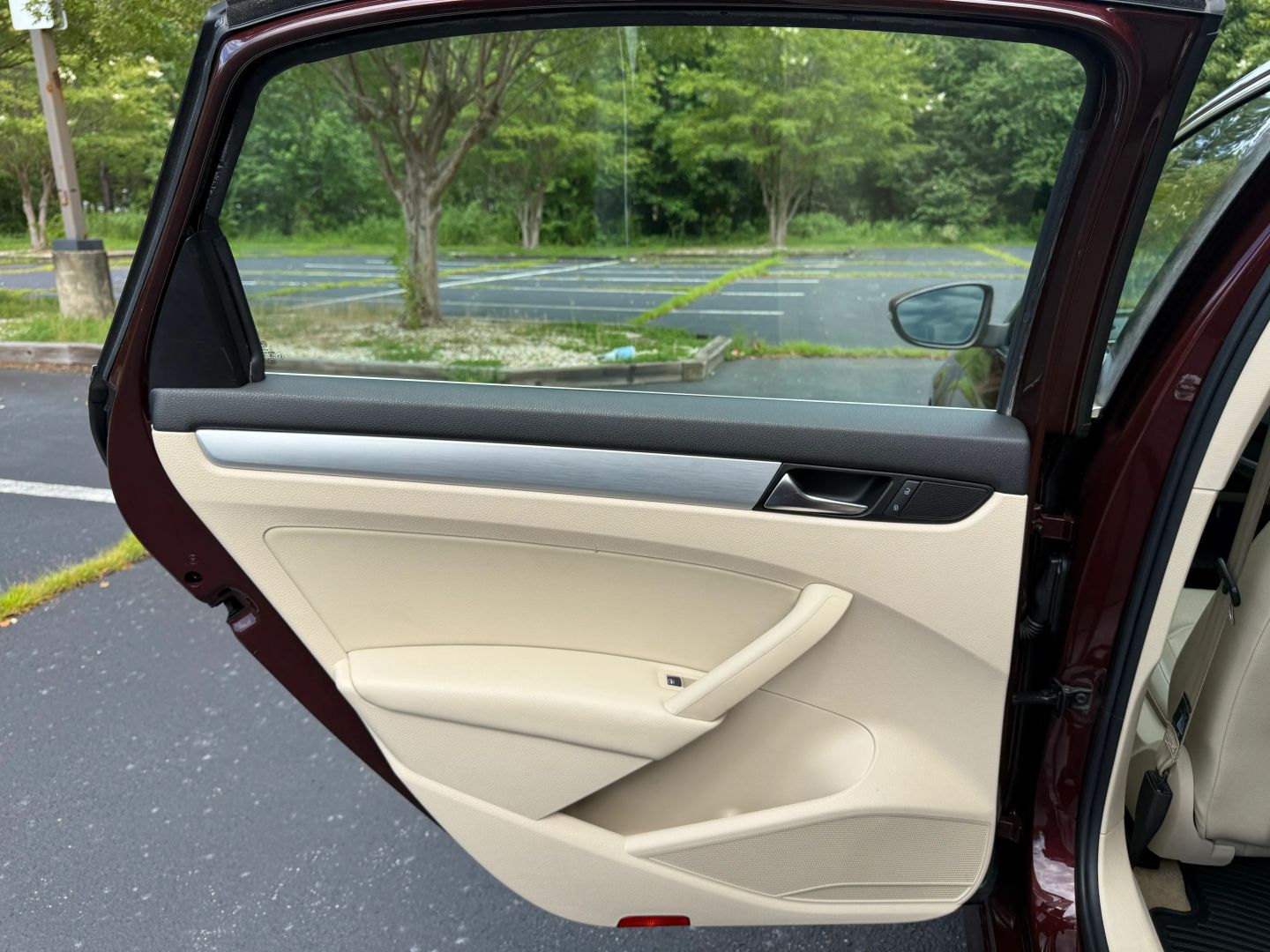 2012 Volkswagen Passat - Image 11