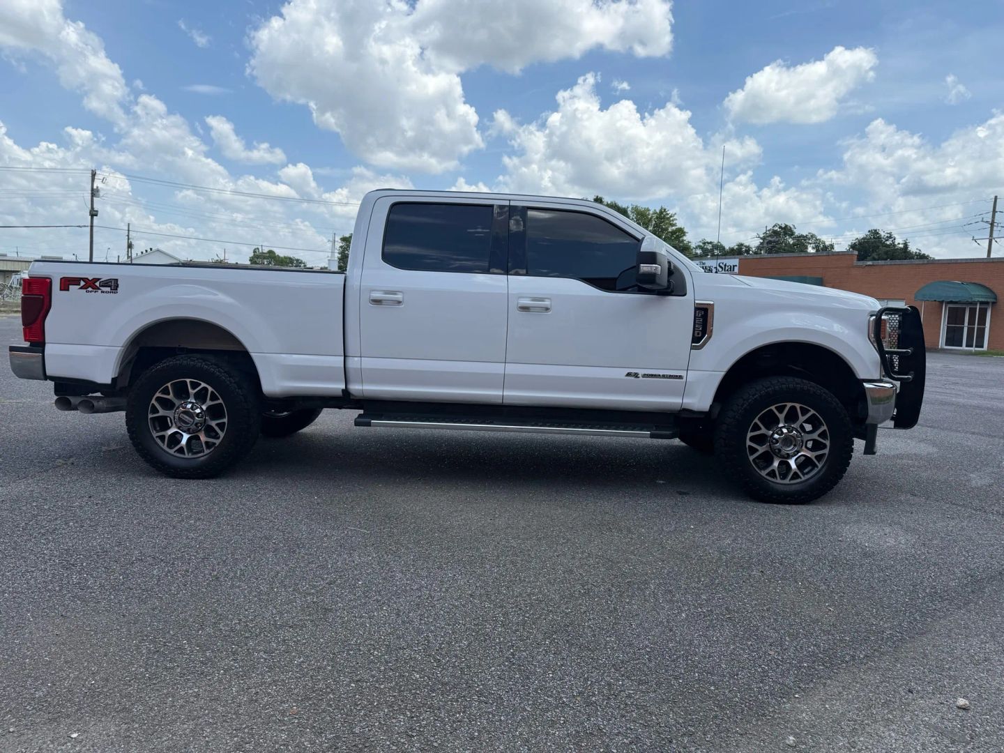 2020 Ford F250 Super Duty Crew Cab - Image 8