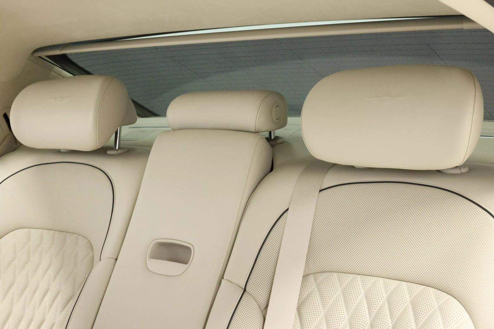 2020 Genesis G90 - Image 66