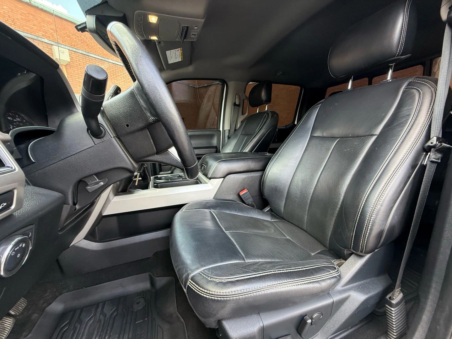 2020 Ford F250 Super Duty Crew Cab - Image 2